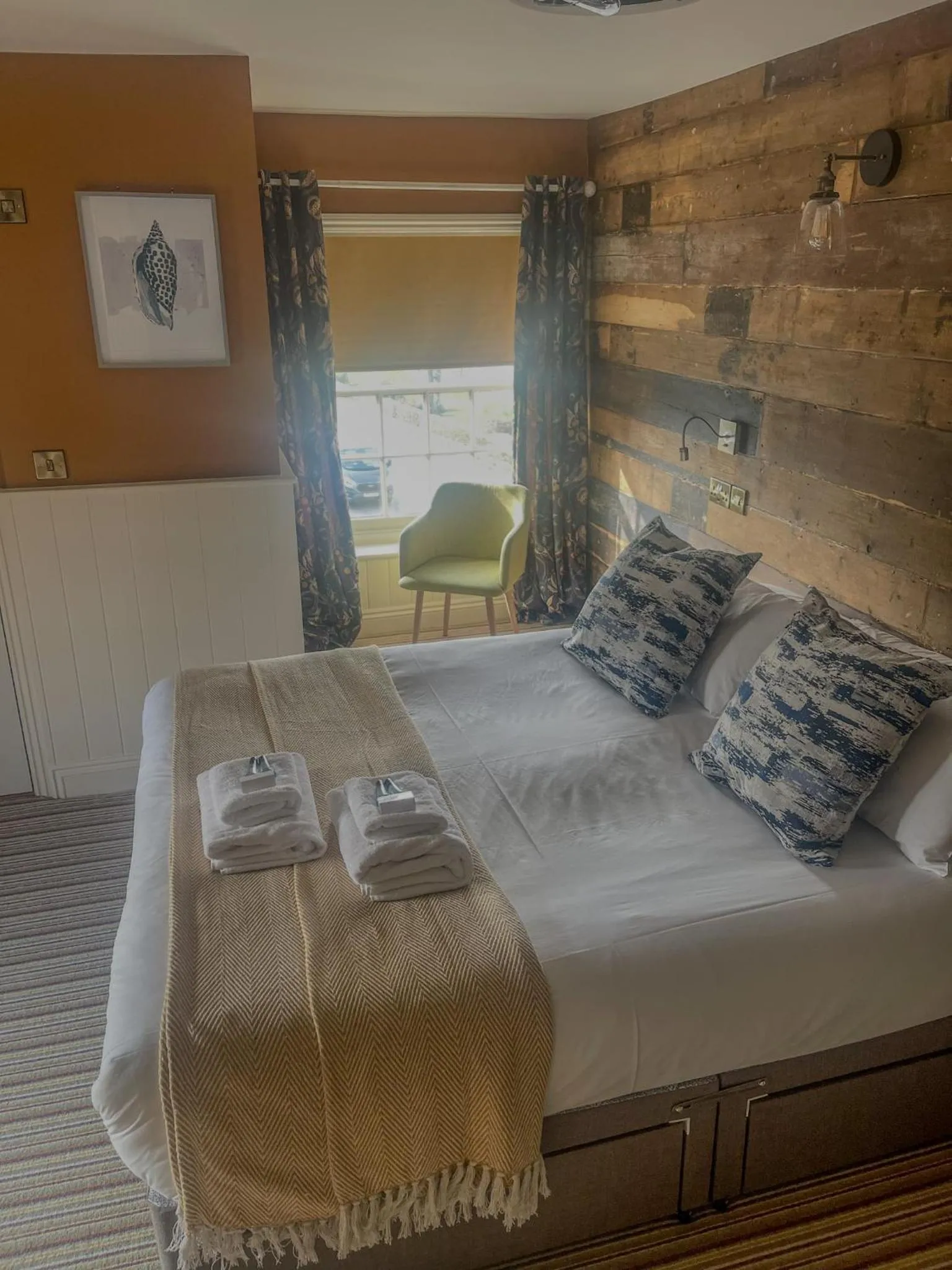 Bed in The White Horse Hotel