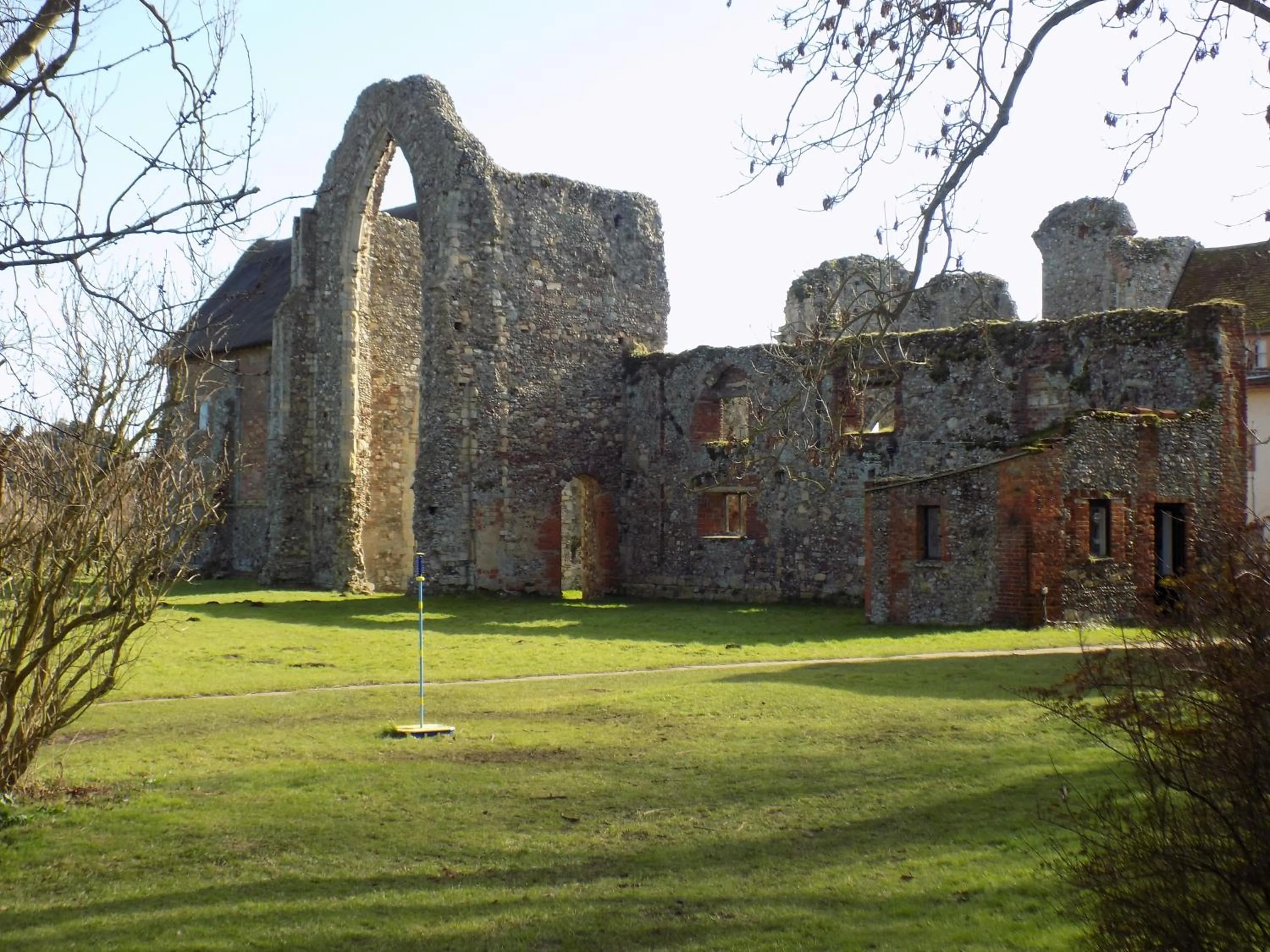 Nearby landmark in The White Horse Hotel