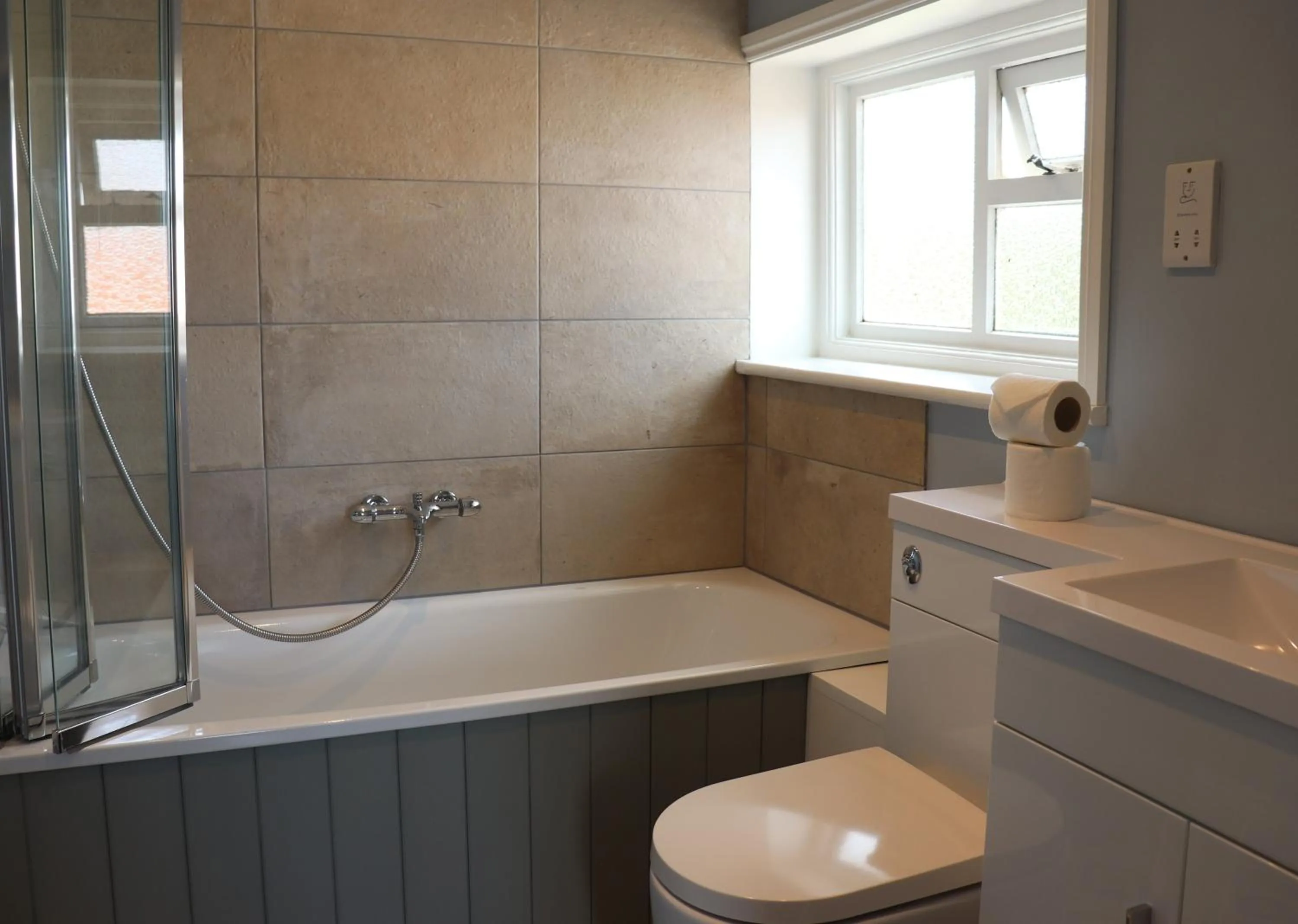 Bathroom in The White Horse Hotel