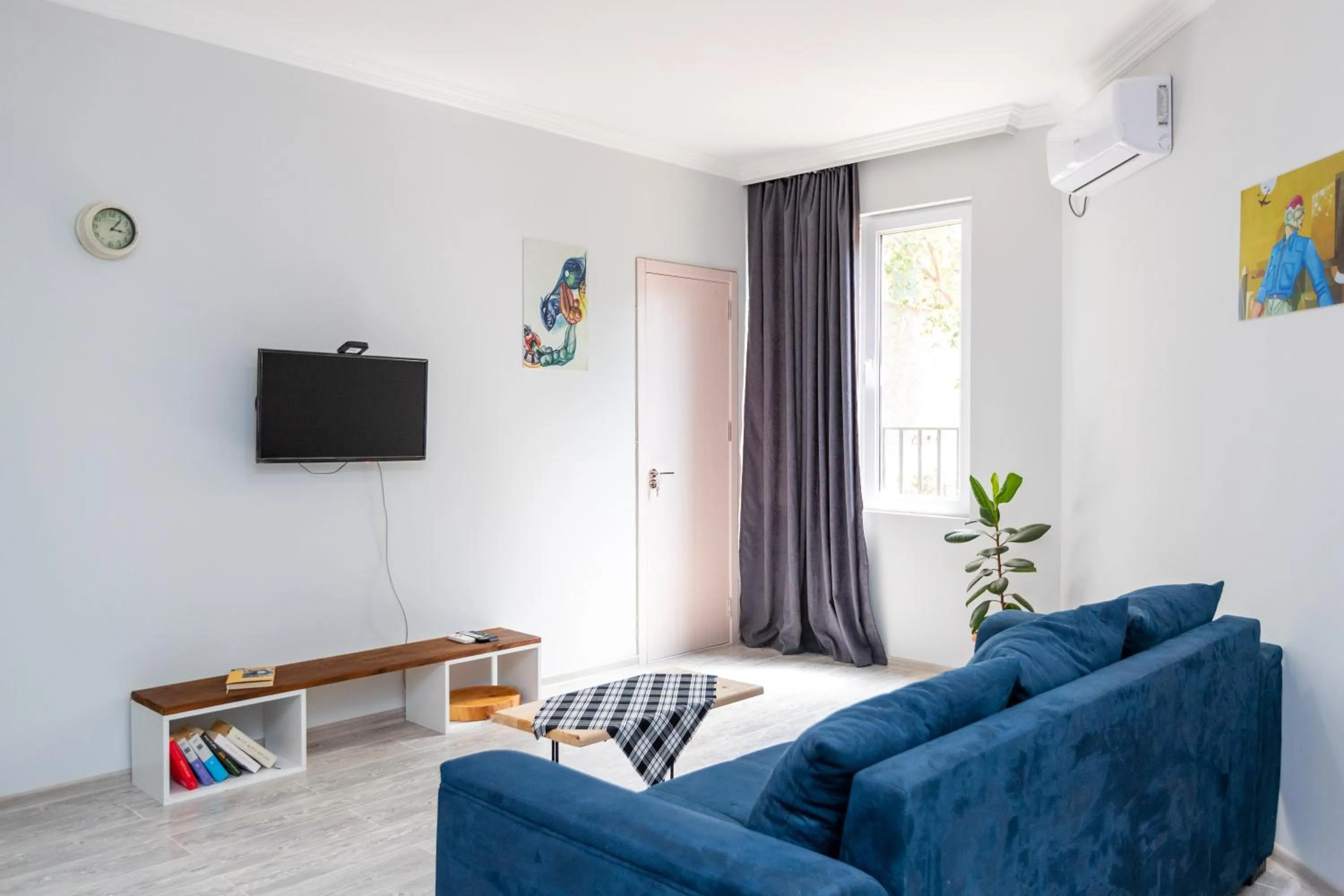 TV and multimedia in Giorgi's apartment