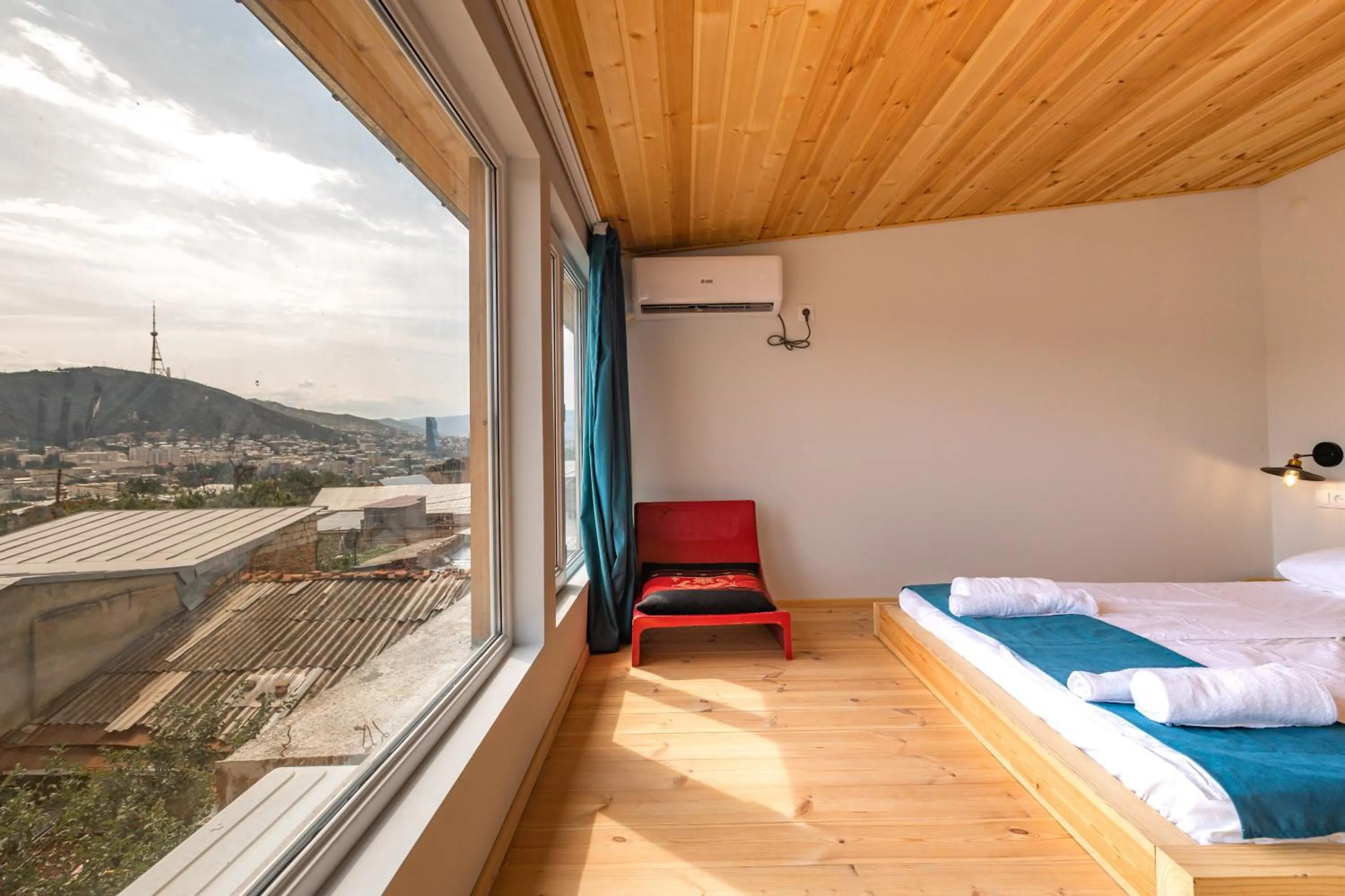 Mountain view, Bed in Giorgi's apartment