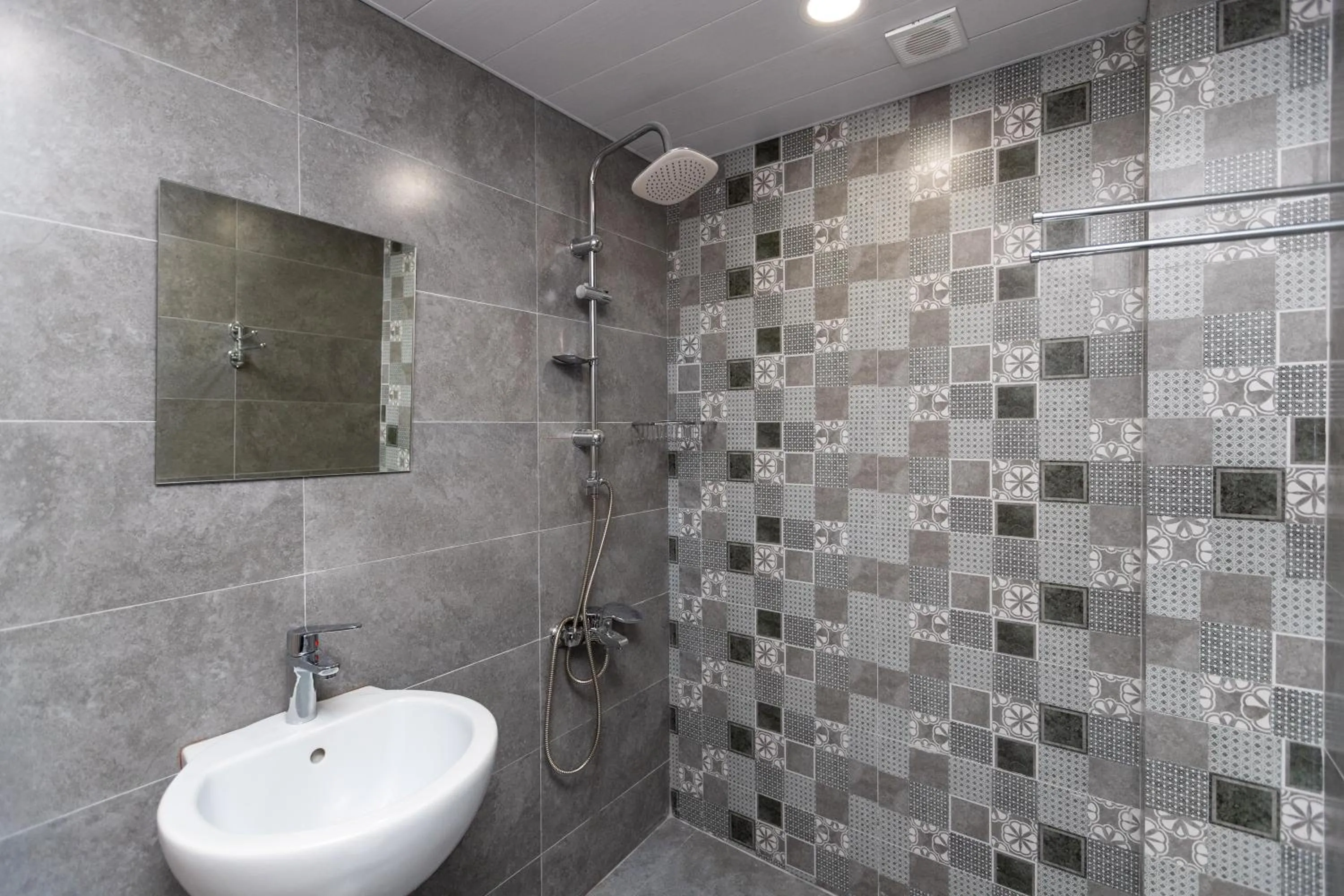 Shower in Giorgi's apartment