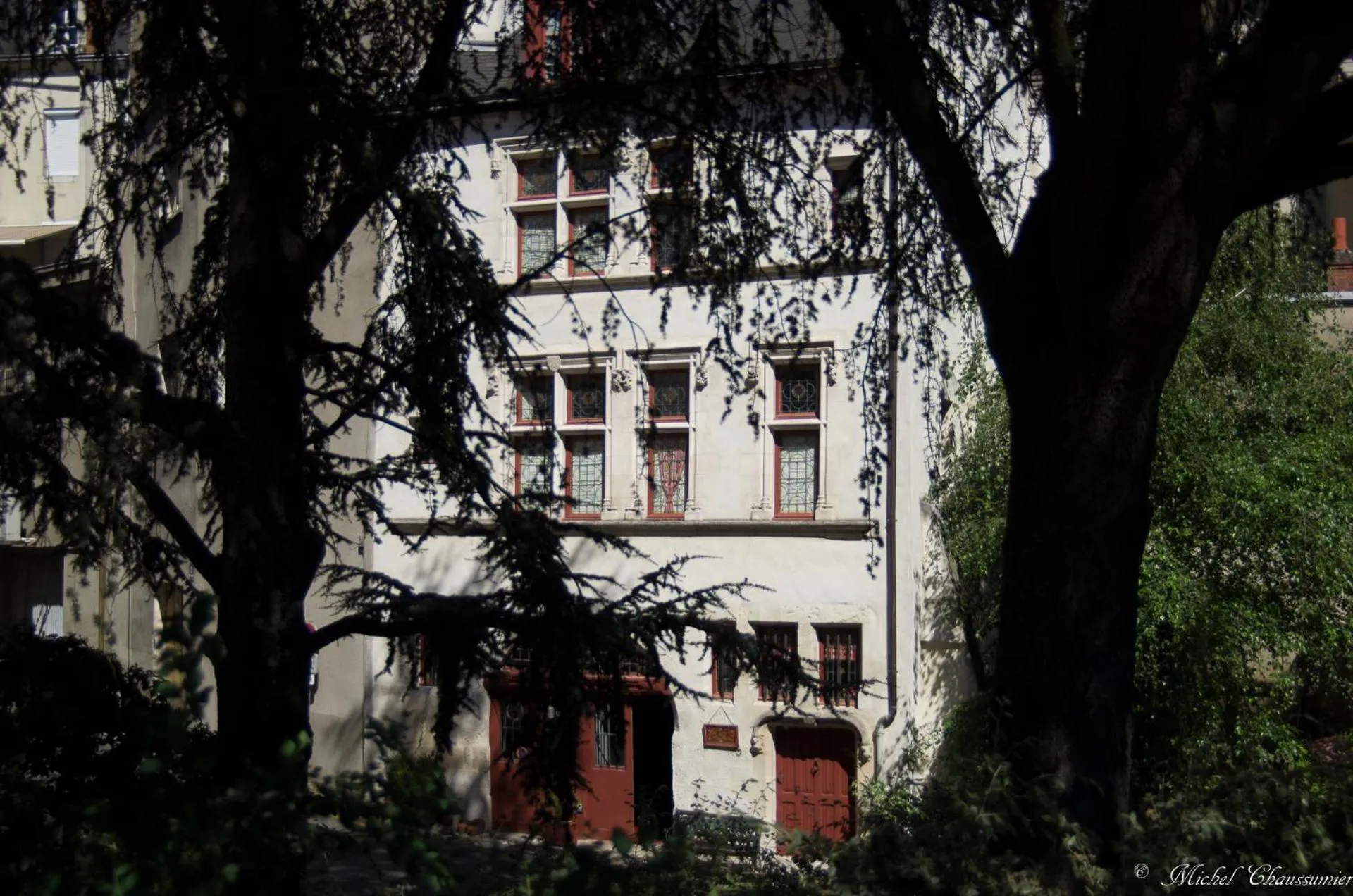 Facade/entrance in Les Trois Maillets, Monument Historique
