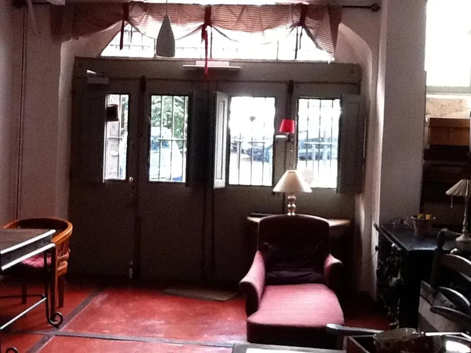 Lobby or reception in Les Trois Maillets, Monument Historique