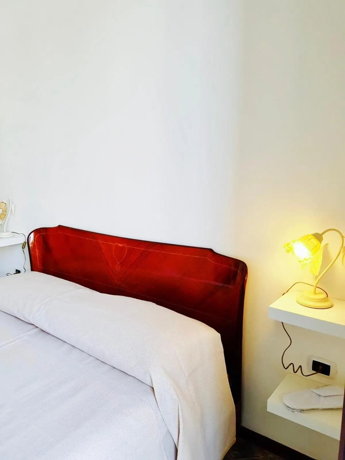 Bed in Parthenope's home