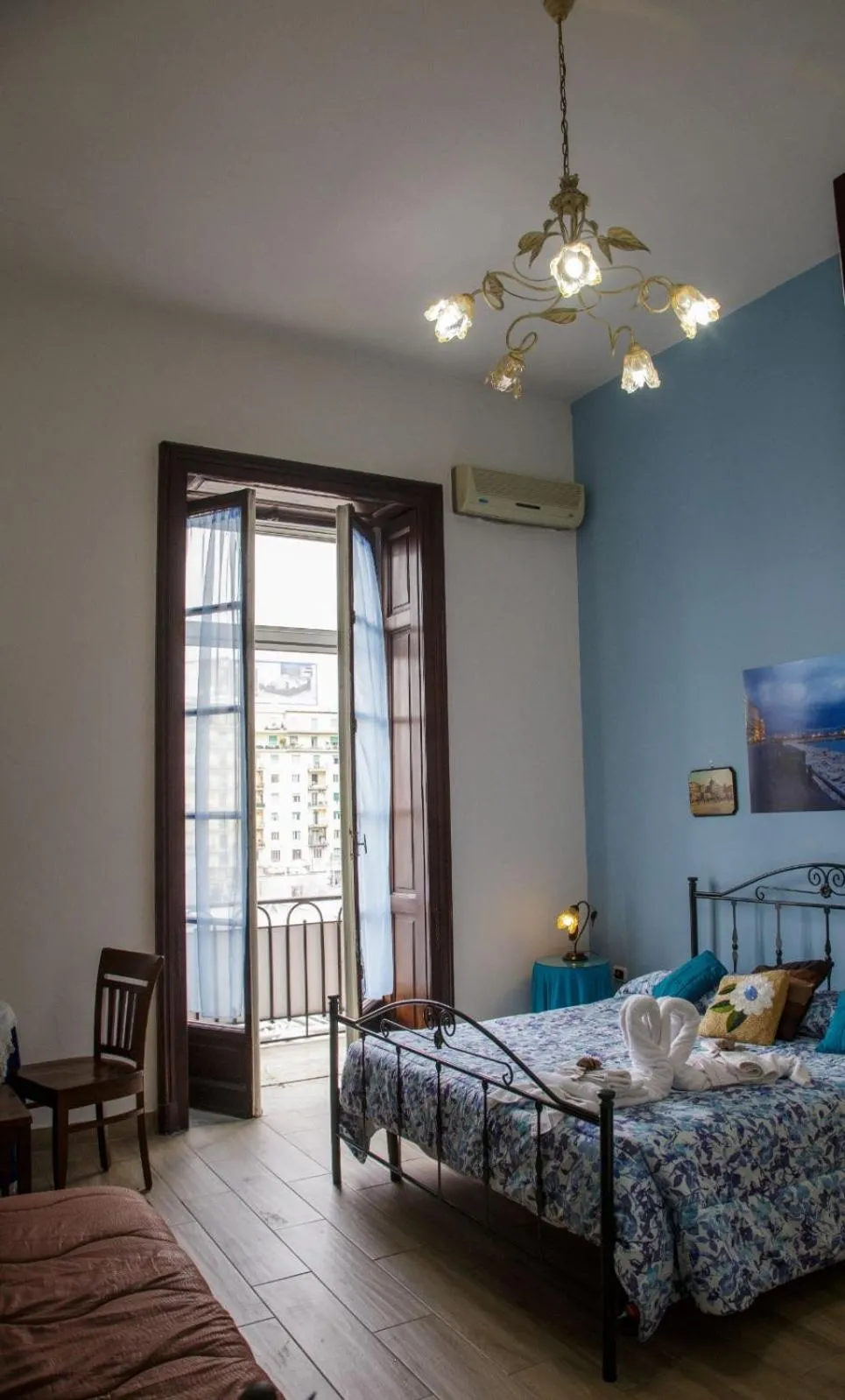 Bed in Parthenope's home