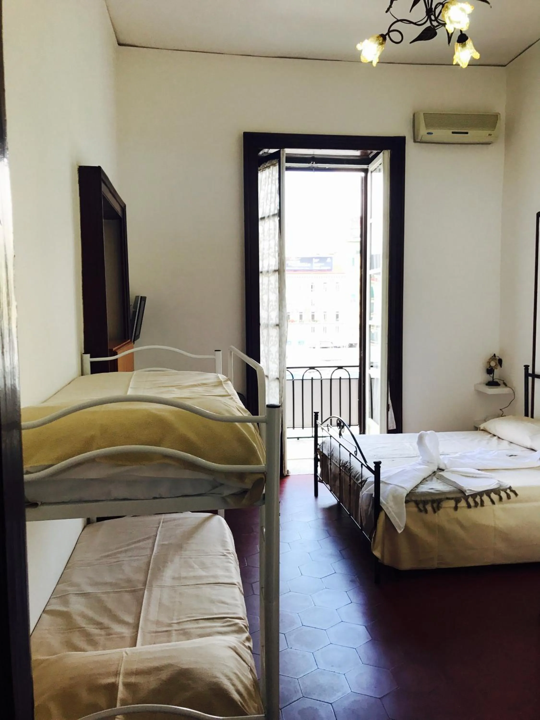 Bed in Parthenope's home