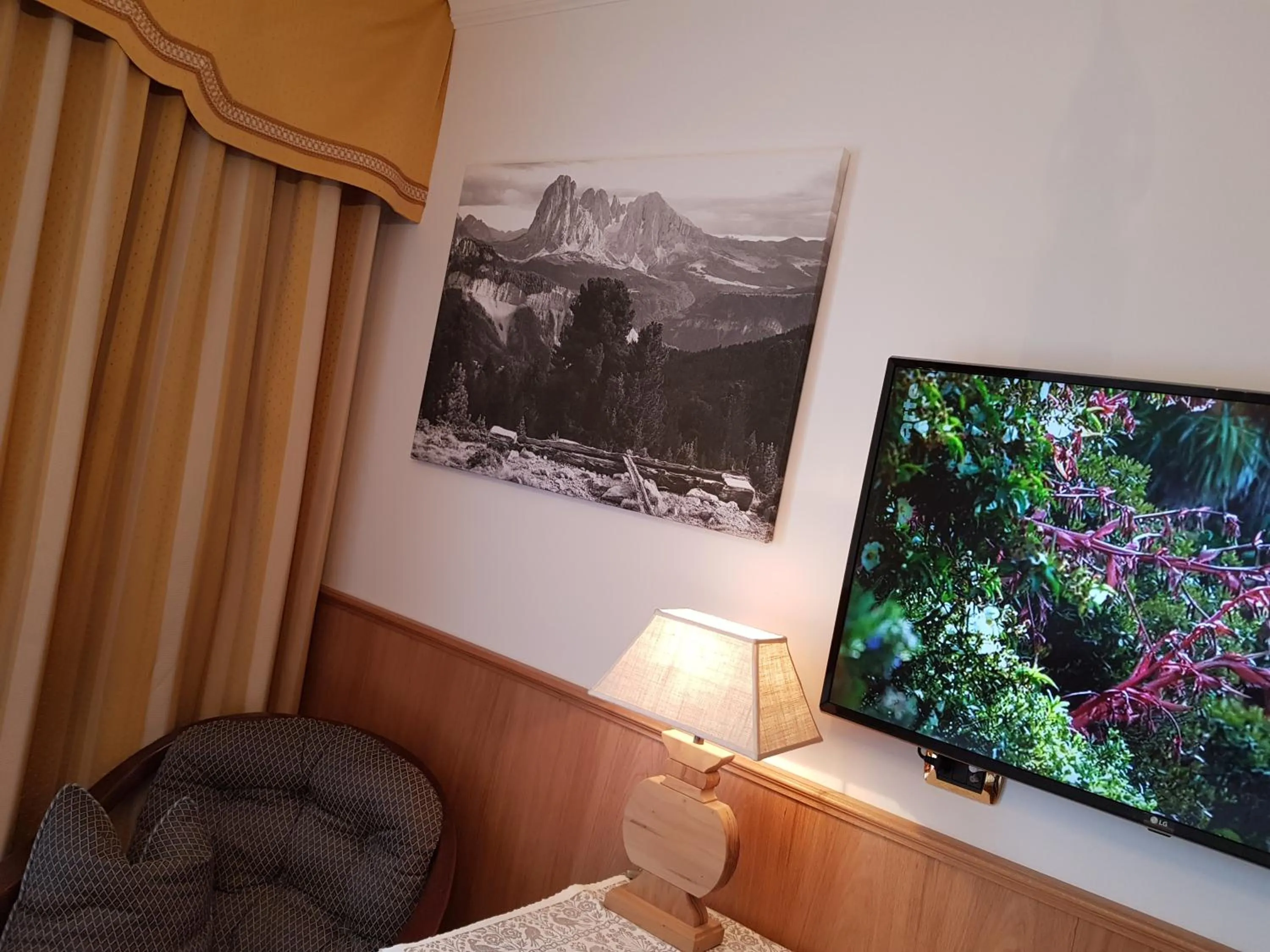 Decorative detail in Villa Martha Vintage Hotel-B&B