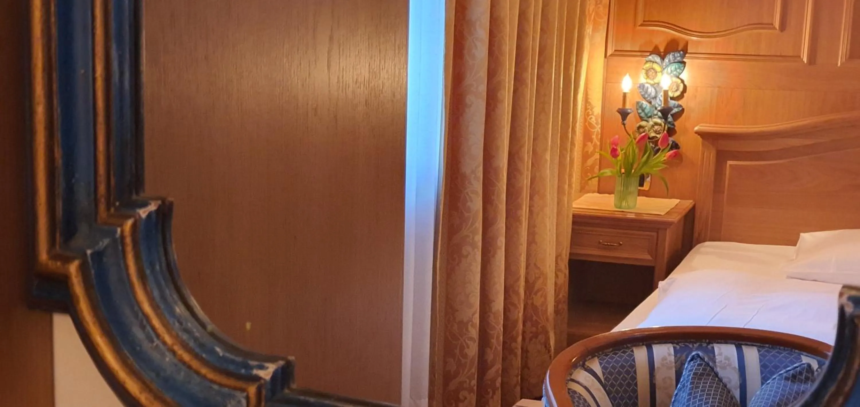 Bed in Villa Martha Vintage Hotel-B&B