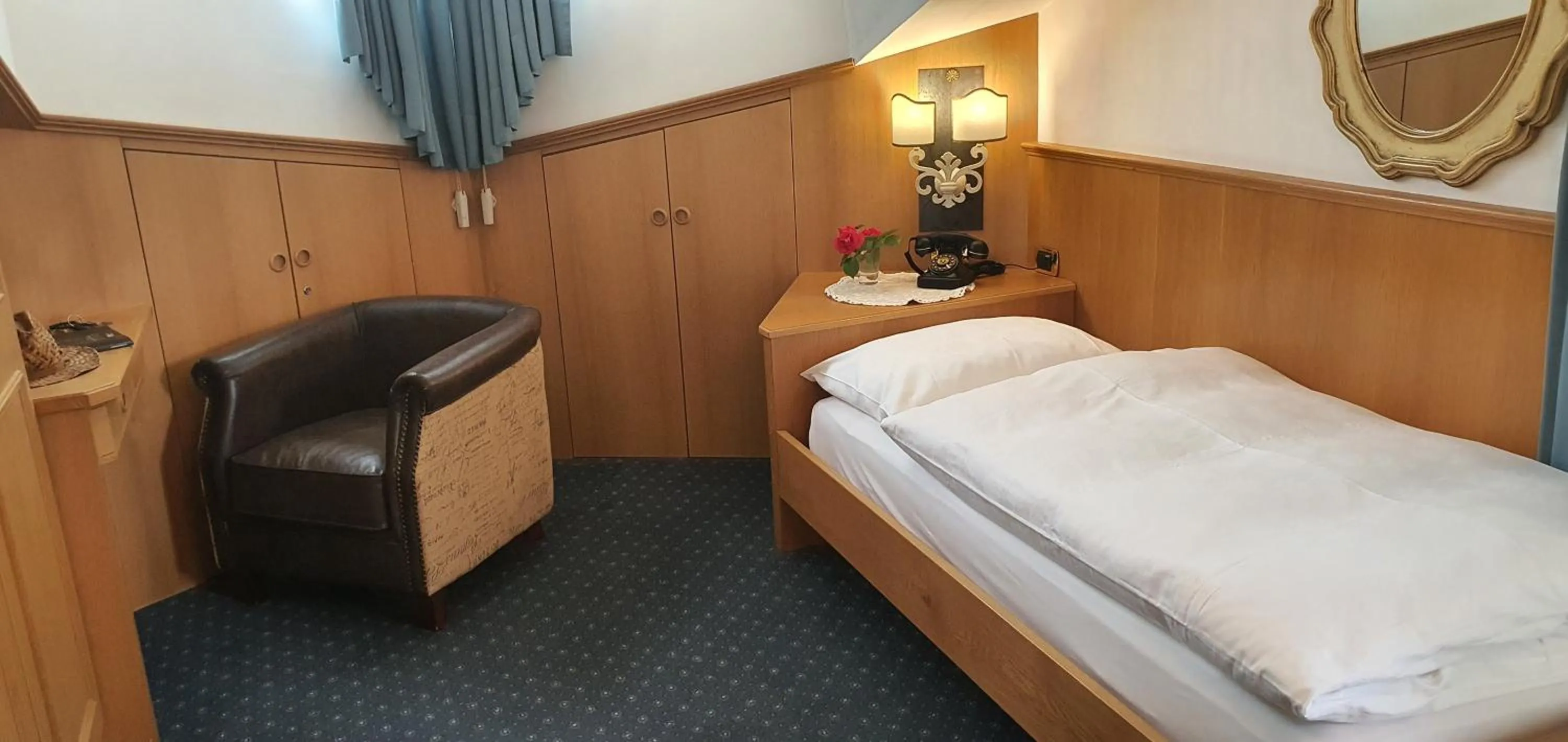 Bed in Villa Martha Vintage Hotel-B&B