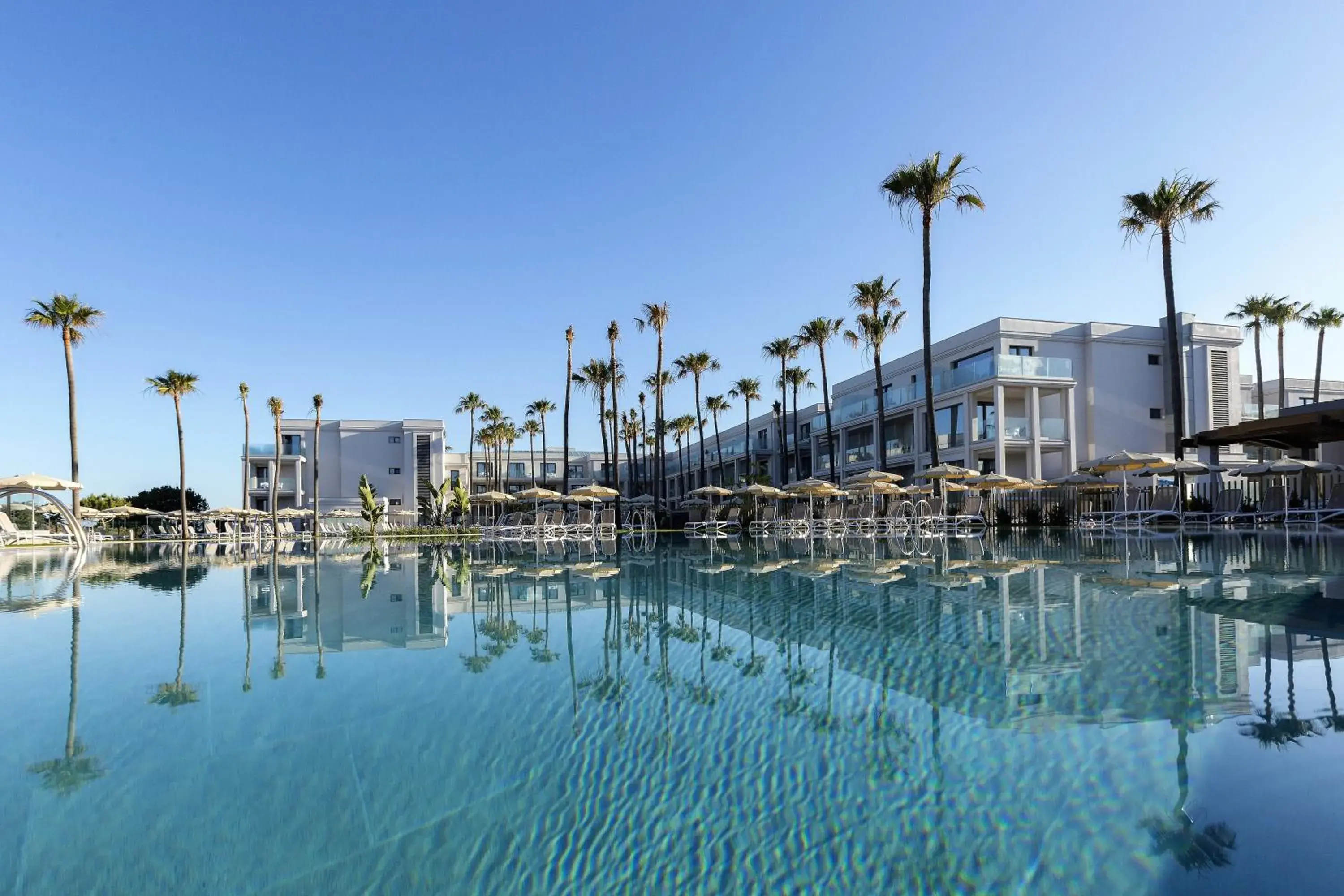 Property building in Hipotels Barrosa Park Property building in Hipotels Barrosa Park