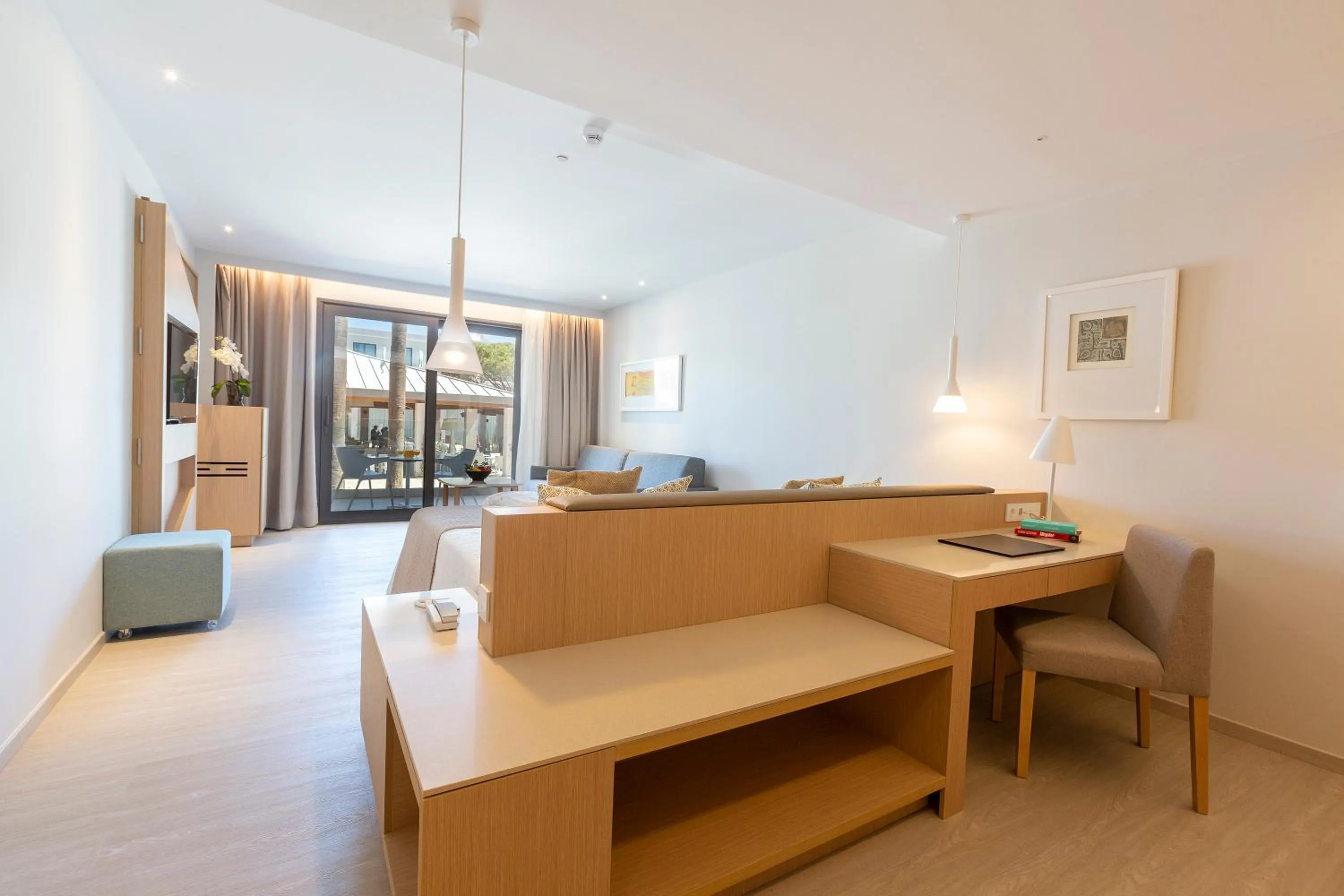 TV and multimedia in Hipotels Barrosa Park