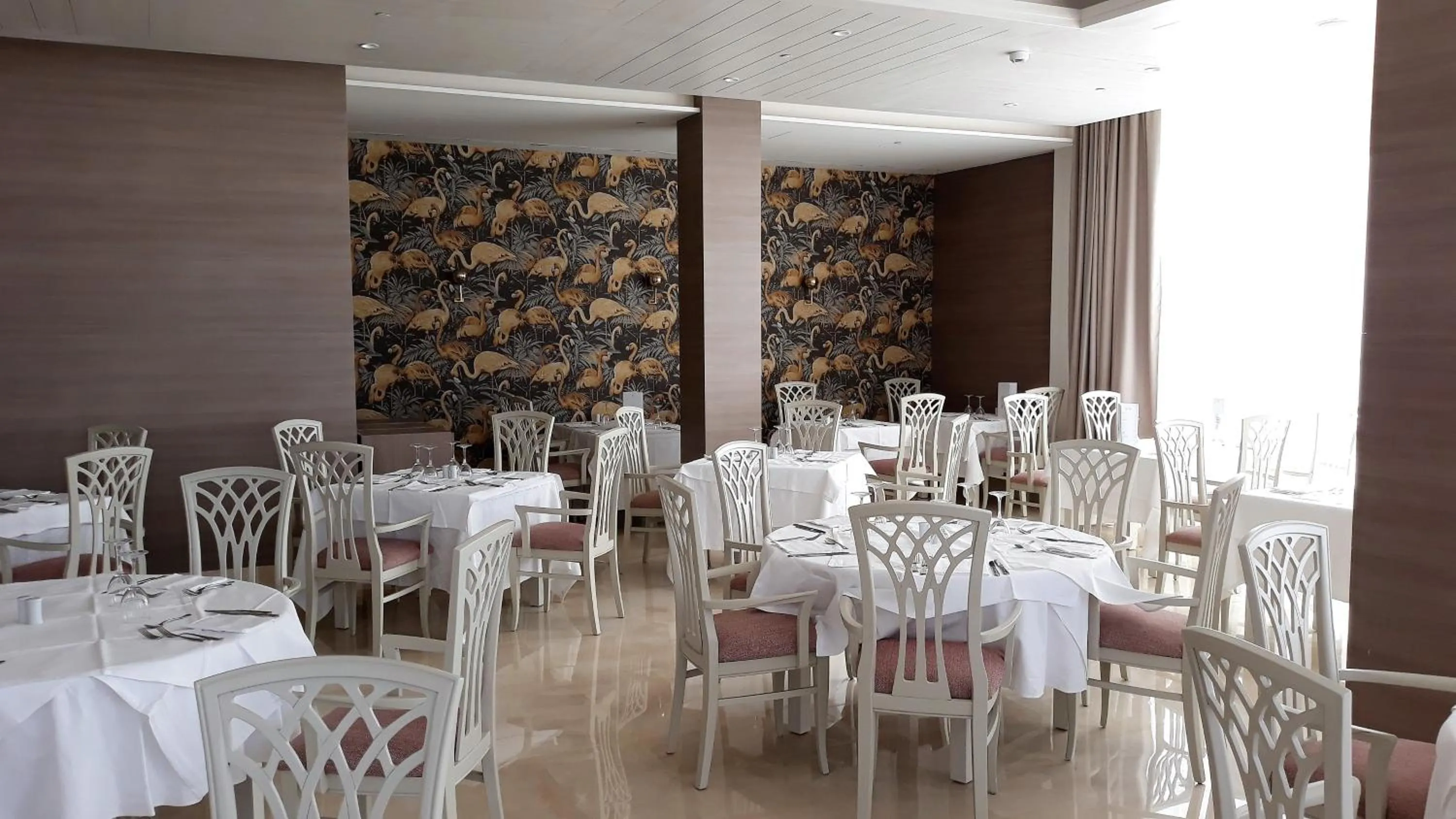Restaurant/places to eat in Hipotels Barrosa Park