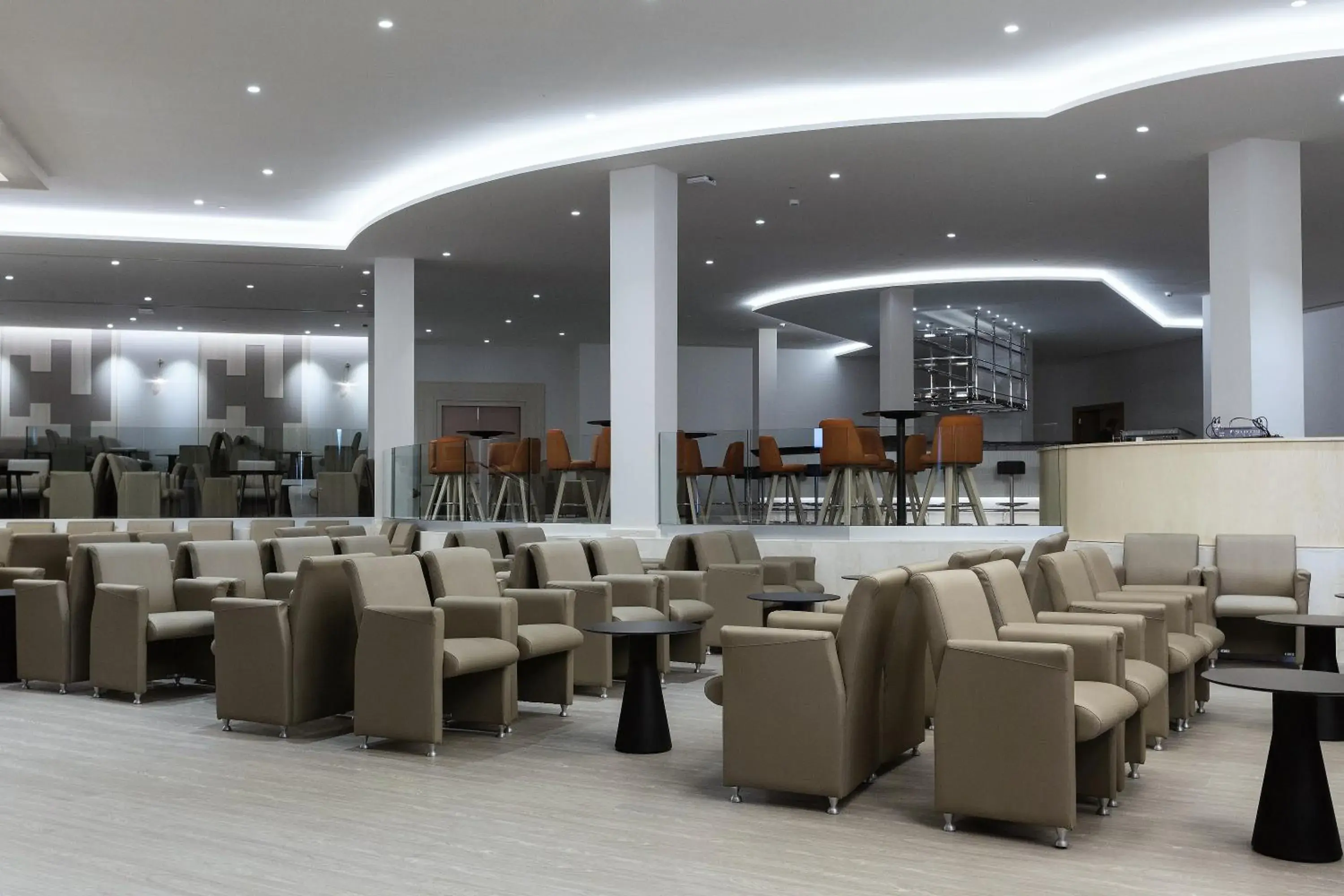 Lounge or bar in Hipotels Barrosa Park Lounge or bar in Hipotels Barrosa Park