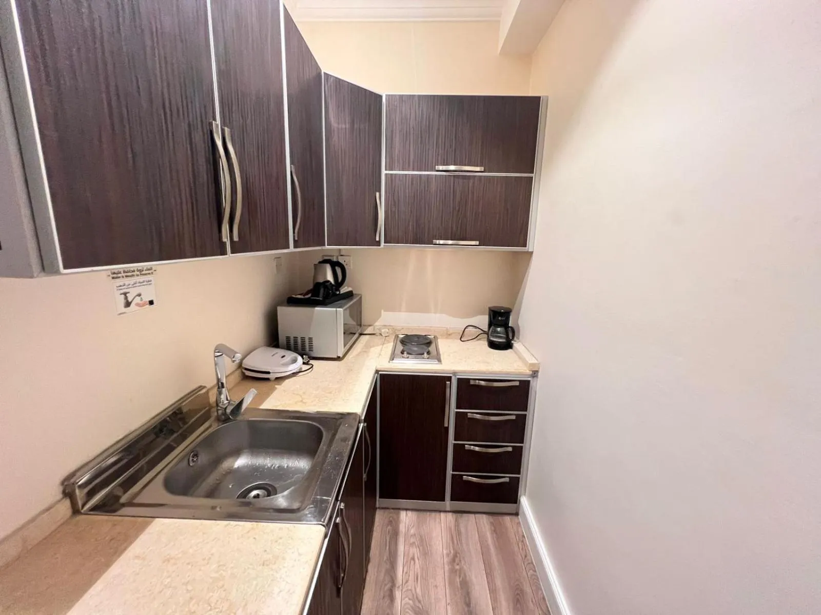 Kitchen or kitchenette in Alshaheen Suites