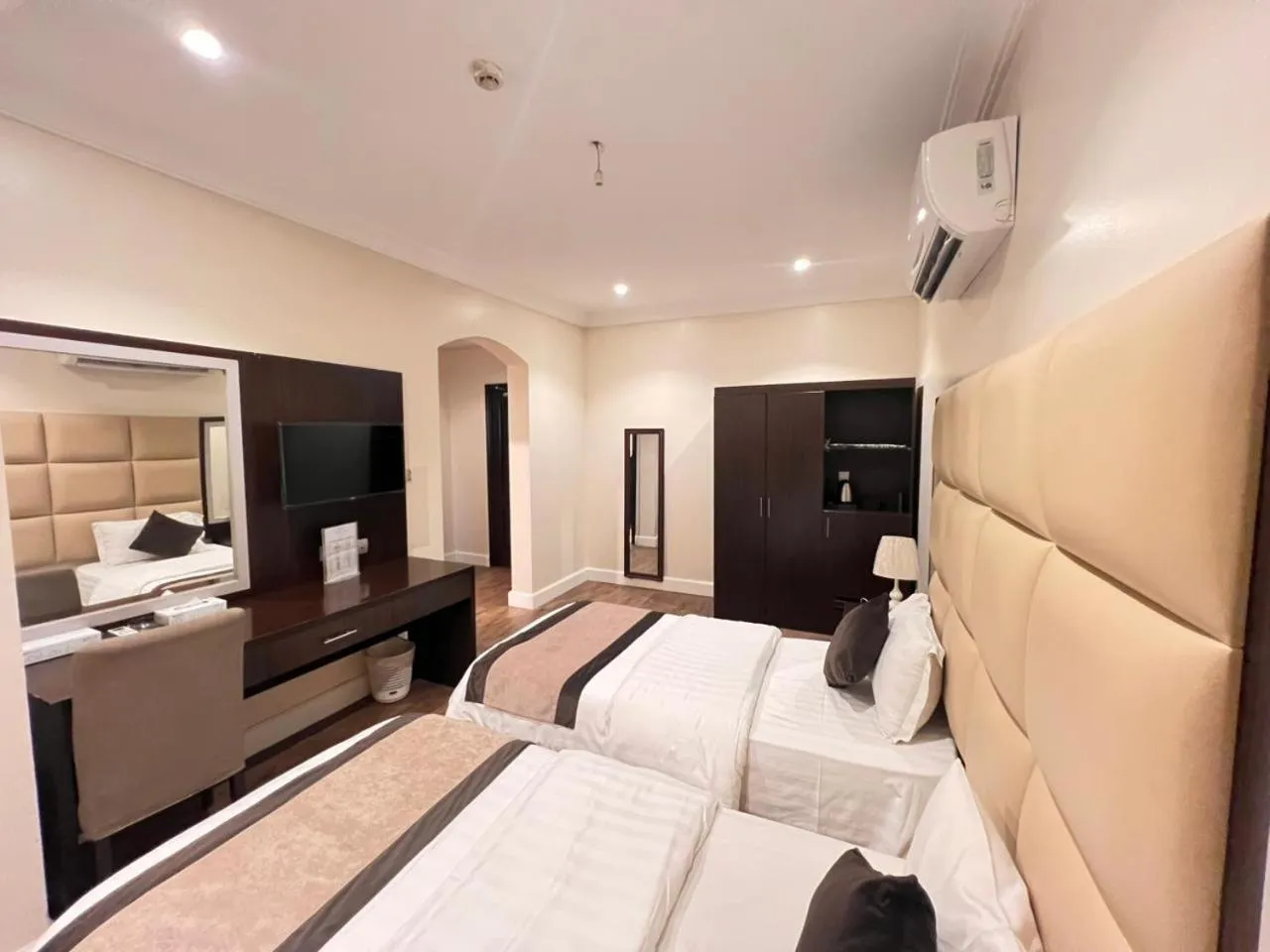 Bedroom, Bed in Alshaheen Suites