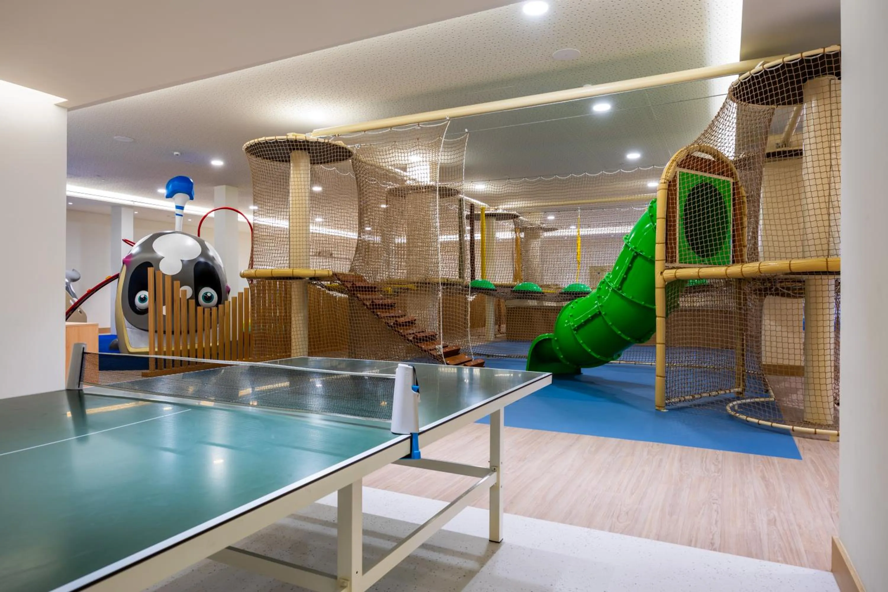 Game Room in Hipotels Barrosa Garden