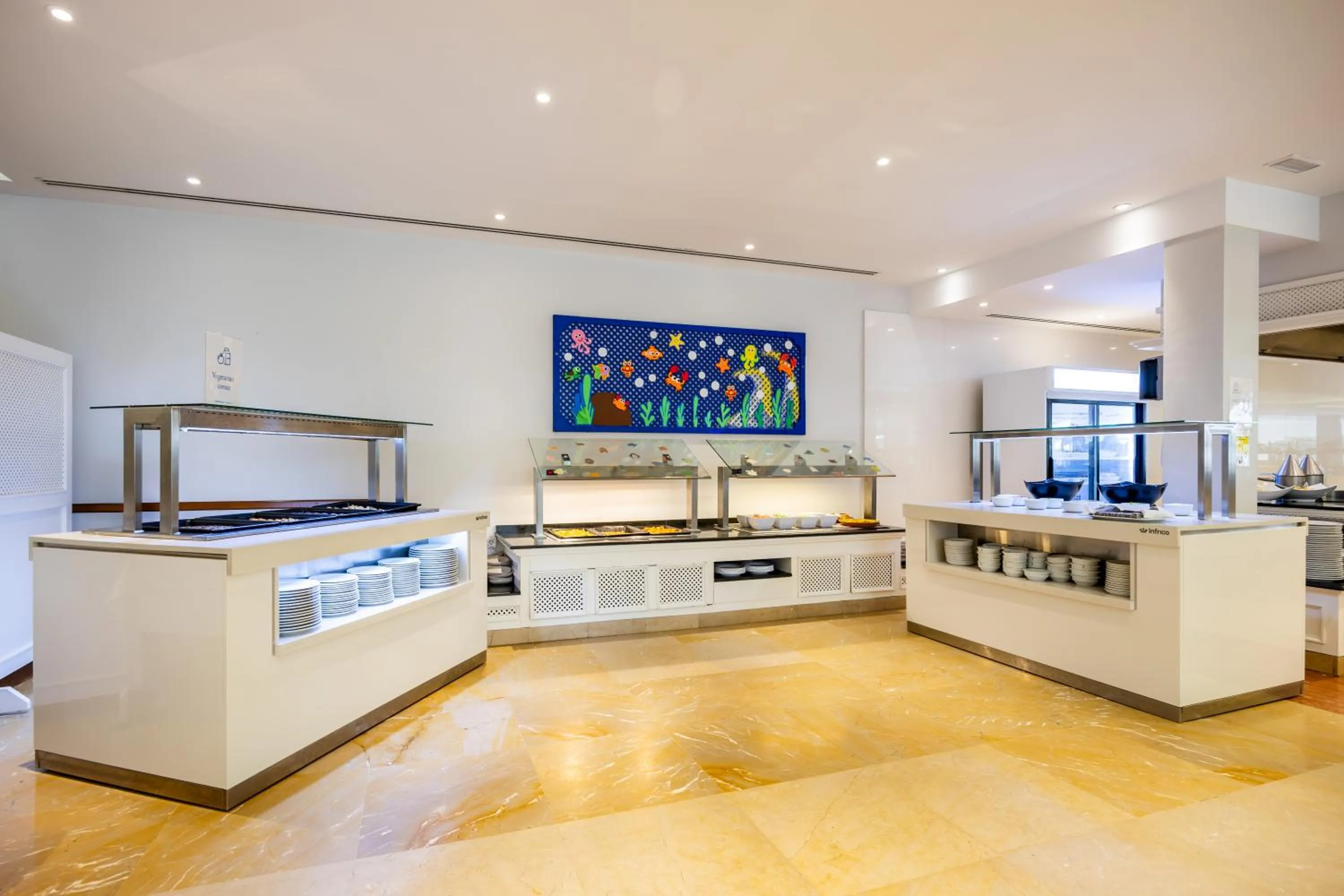 Restaurant/places to eat in Hipotels Barrosa Garden