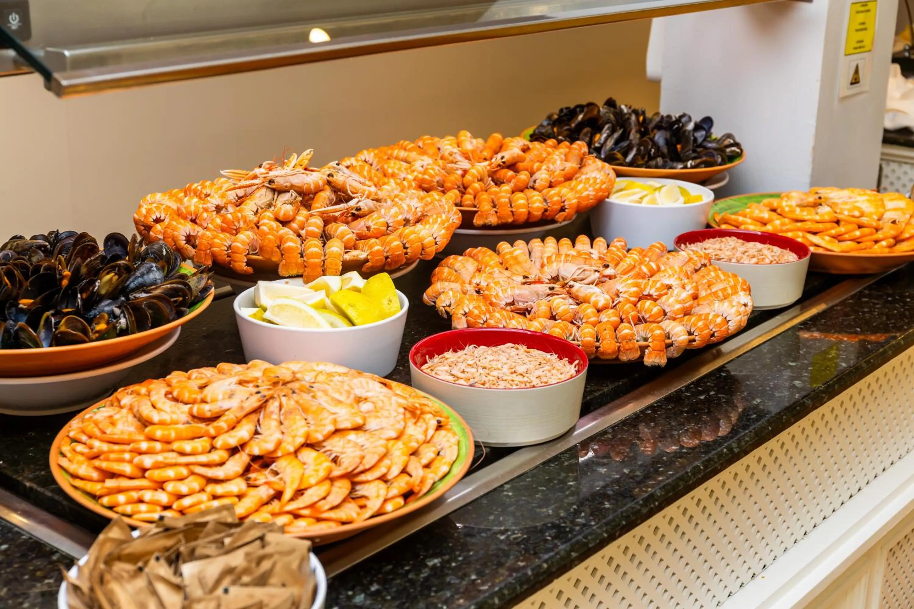 Restaurant/places to eat in Hipotels Barrosa Garden