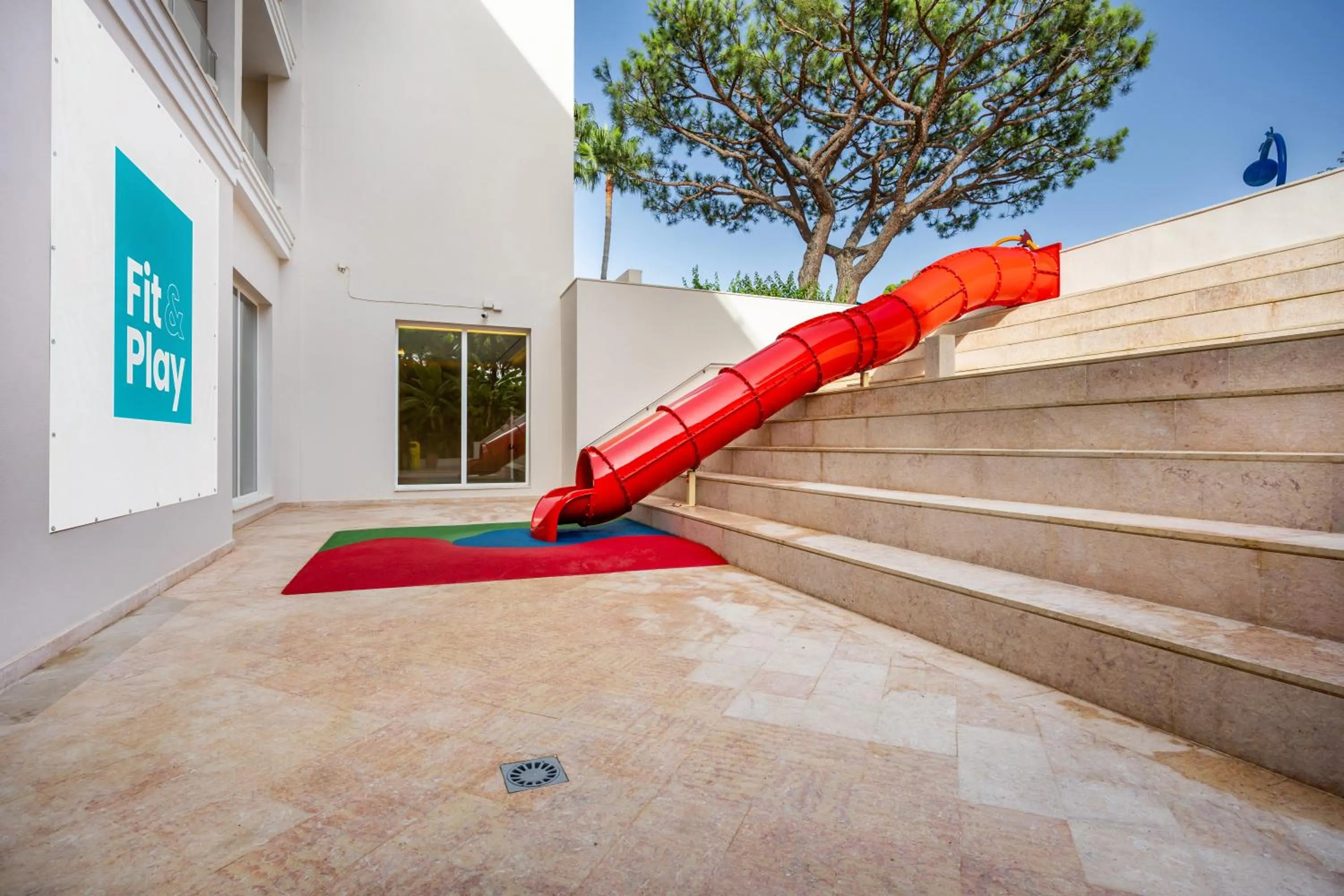 Kids's club in Hipotels Barrosa Garden