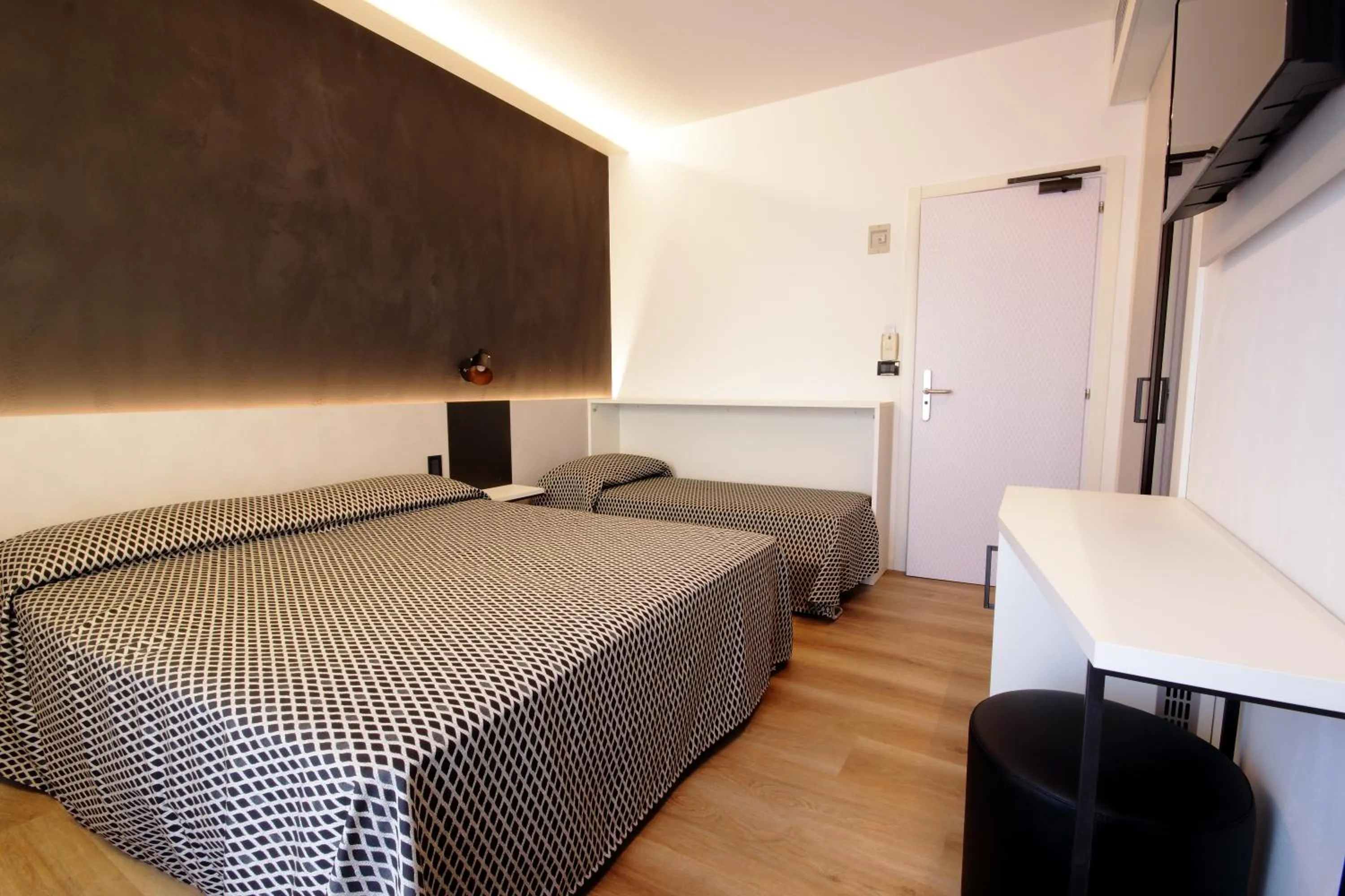 Photo of the whole room, Bed in Hotel Toledo