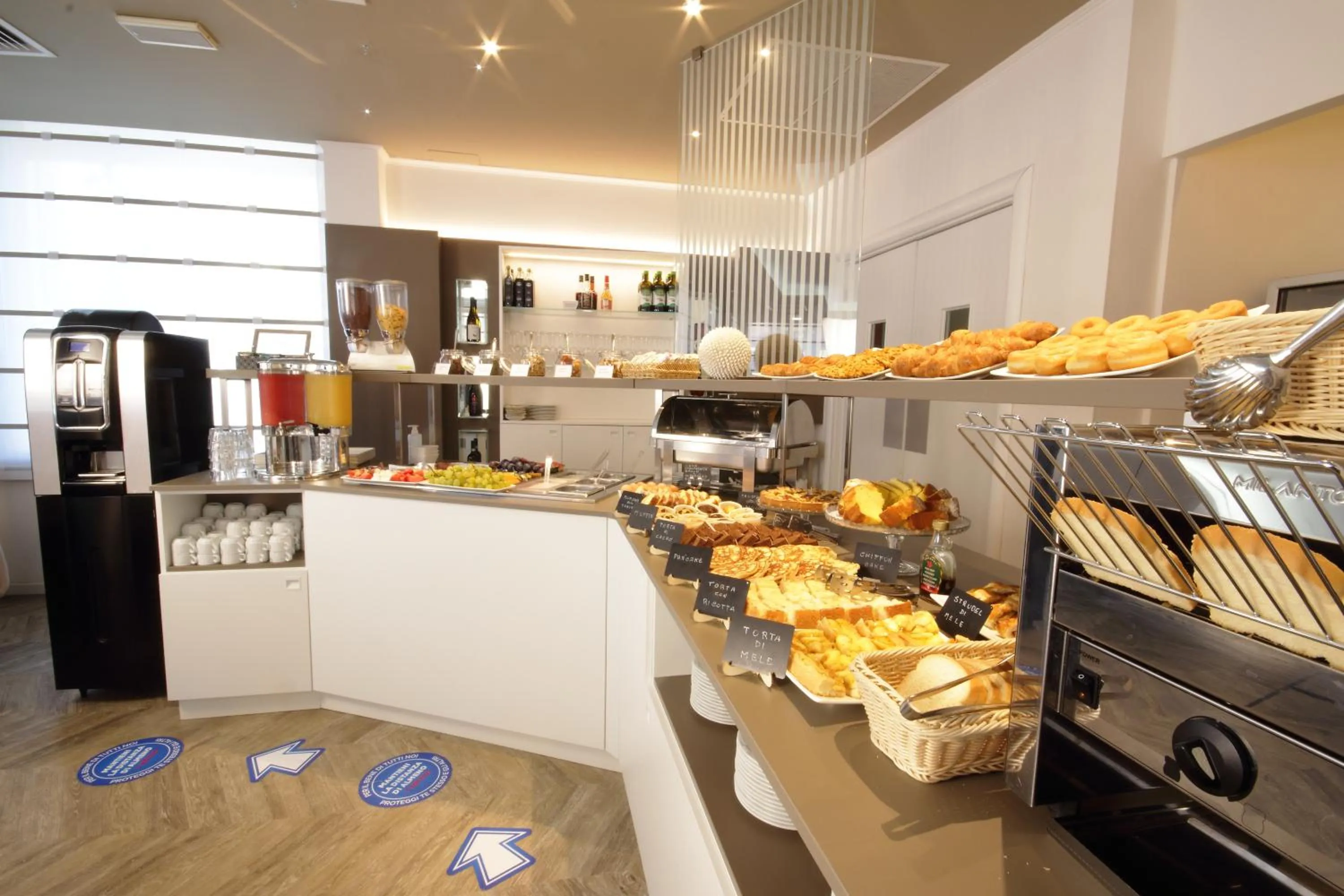 Food and drinks in Hotel Toledo