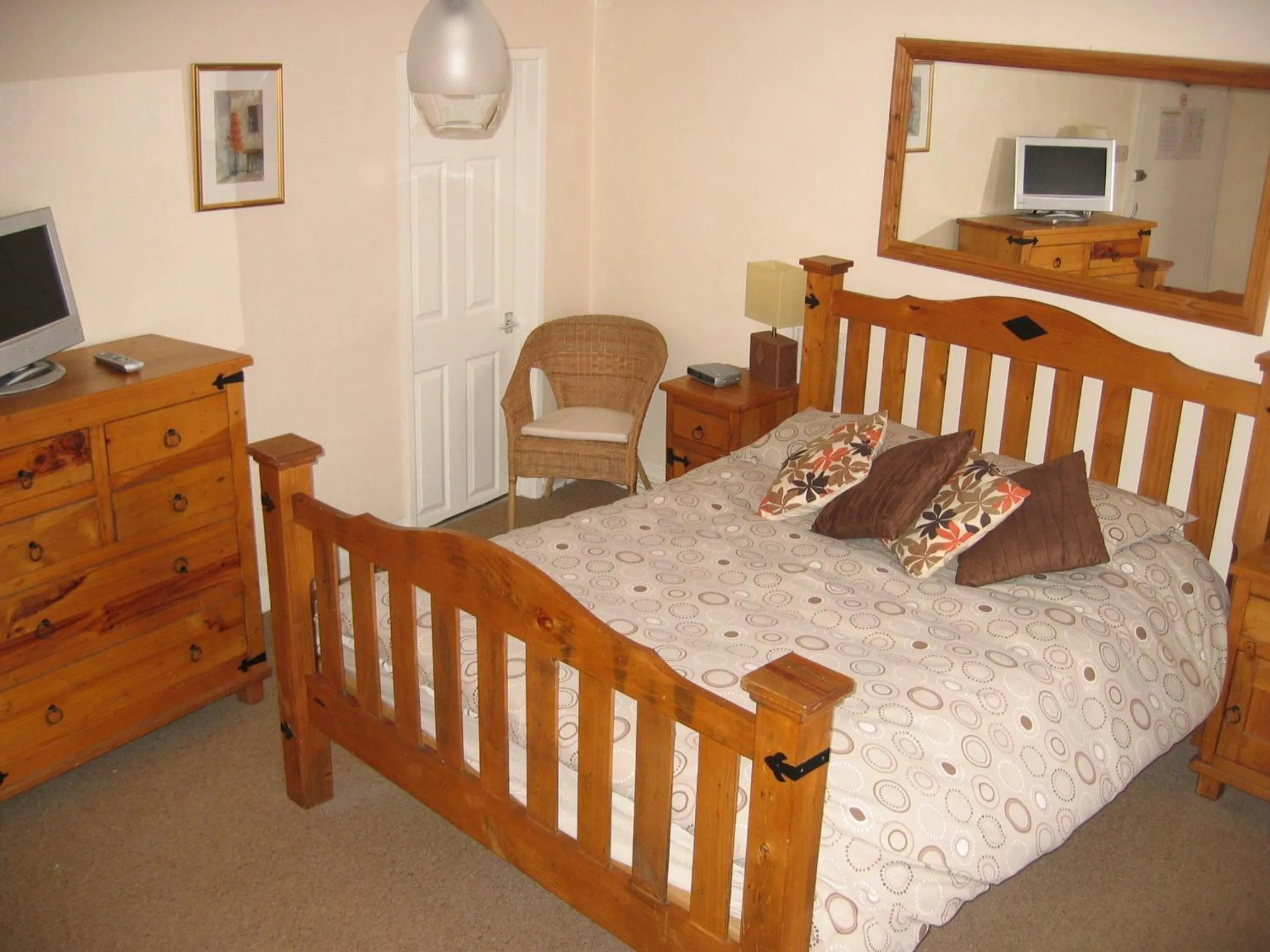 King-Size Double Room in The Horseshoe Guesthouse