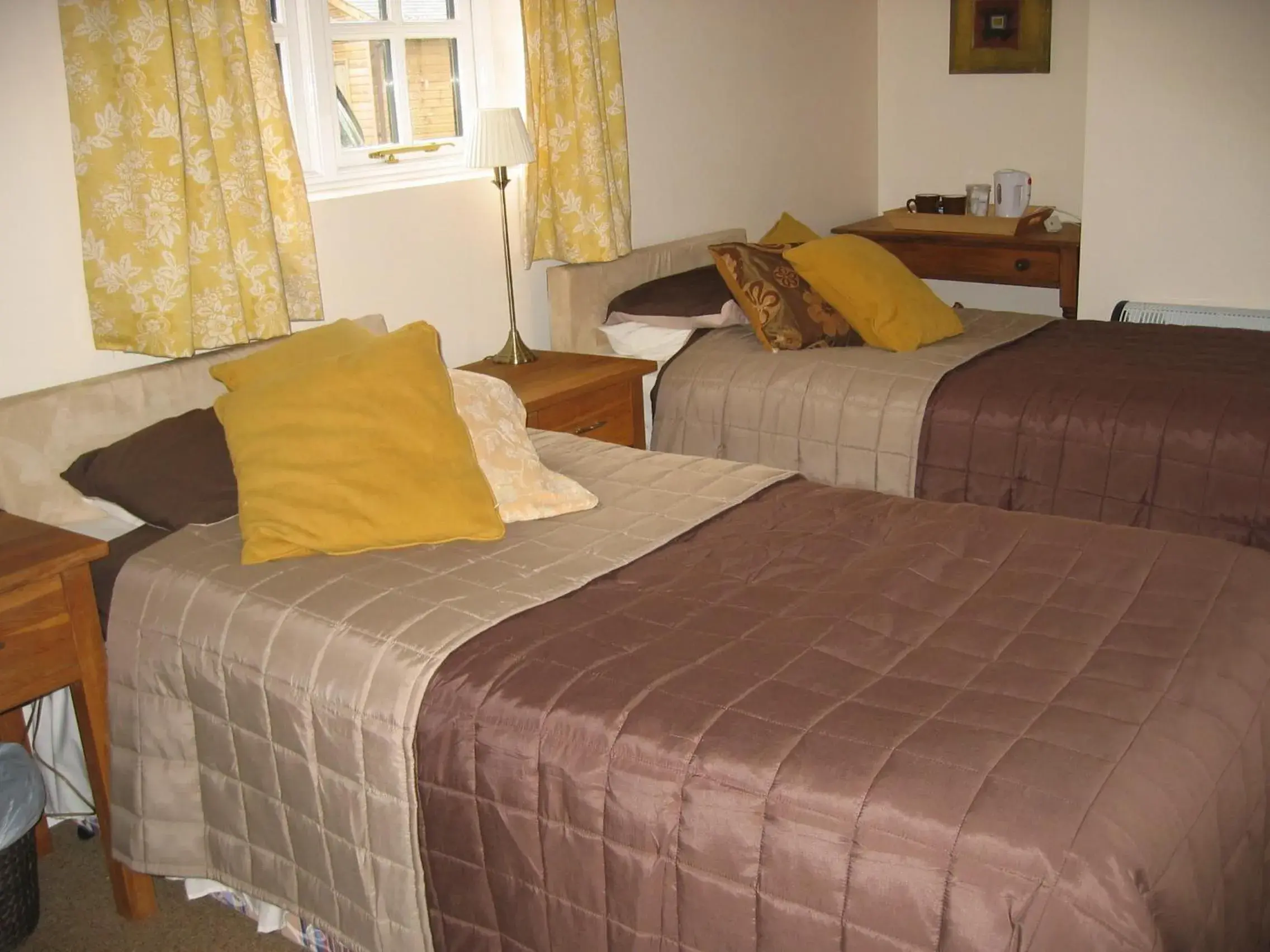 Disabled Access Twin Room in The Horseshoe Guesthouse Disabled Access Twin Room in The Horseshoe Guesthouse