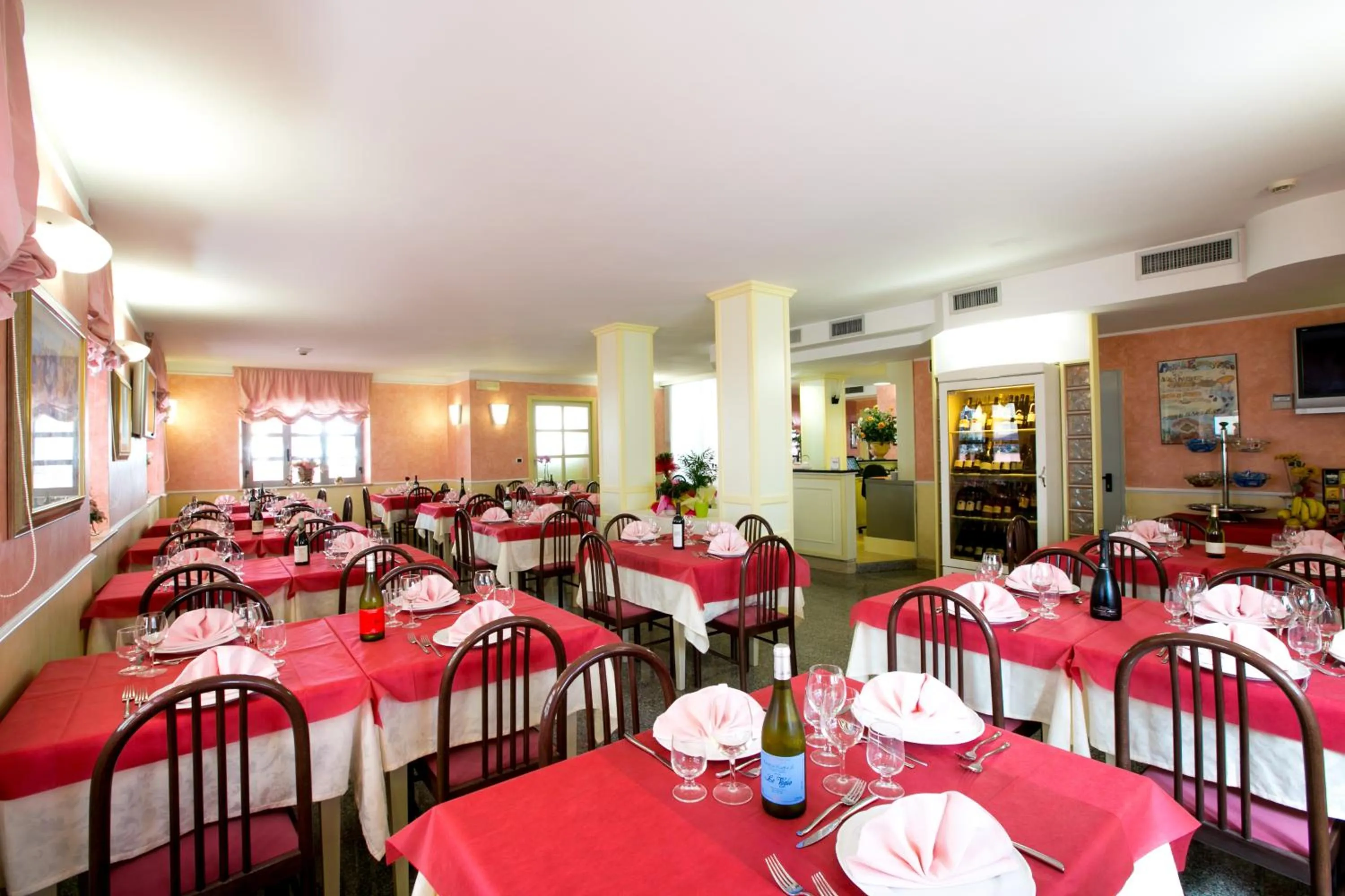 Restaurant/places to eat in Hotel Le Soleil