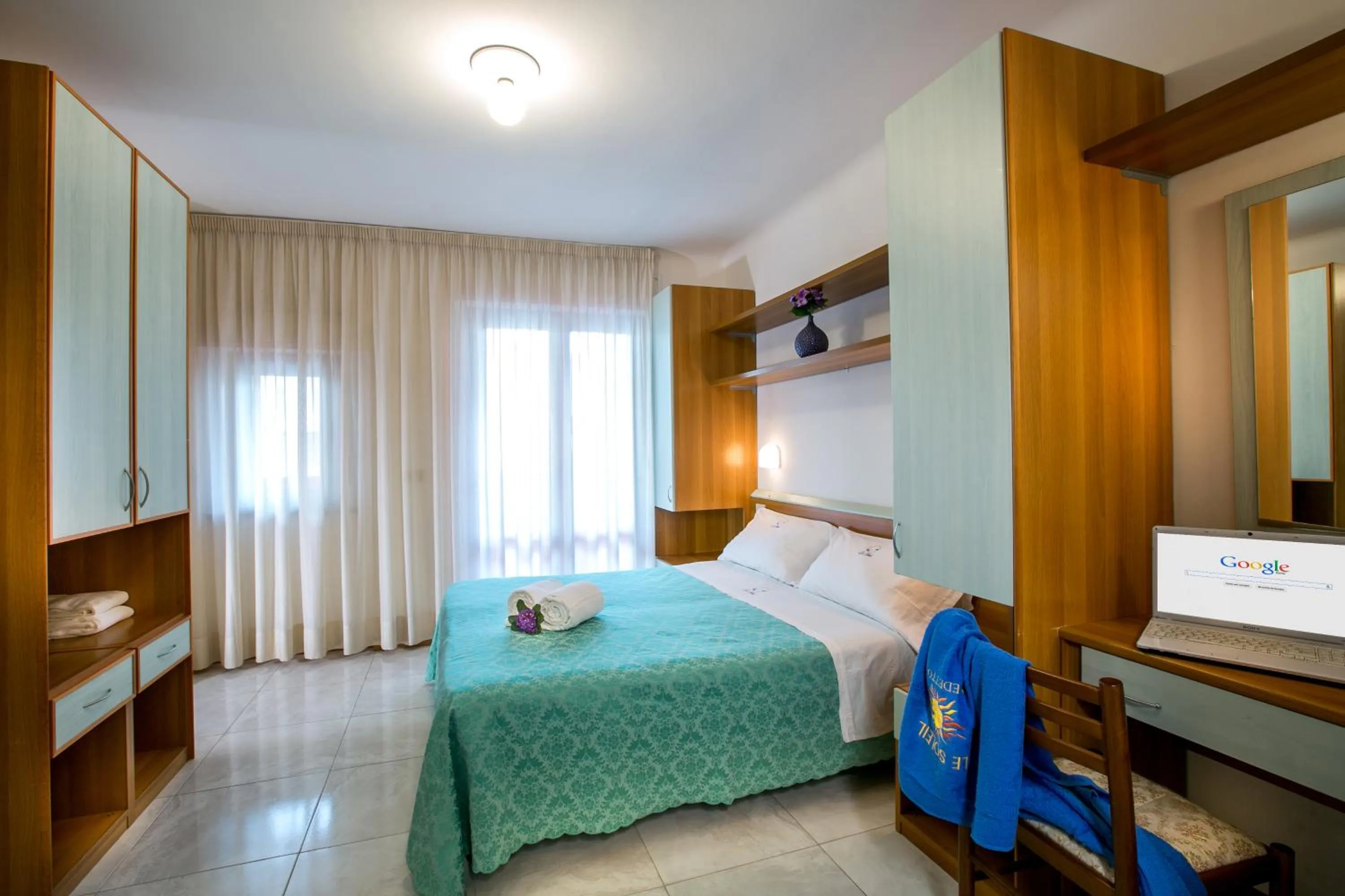 Day, Bed in Hotel Le Soleil