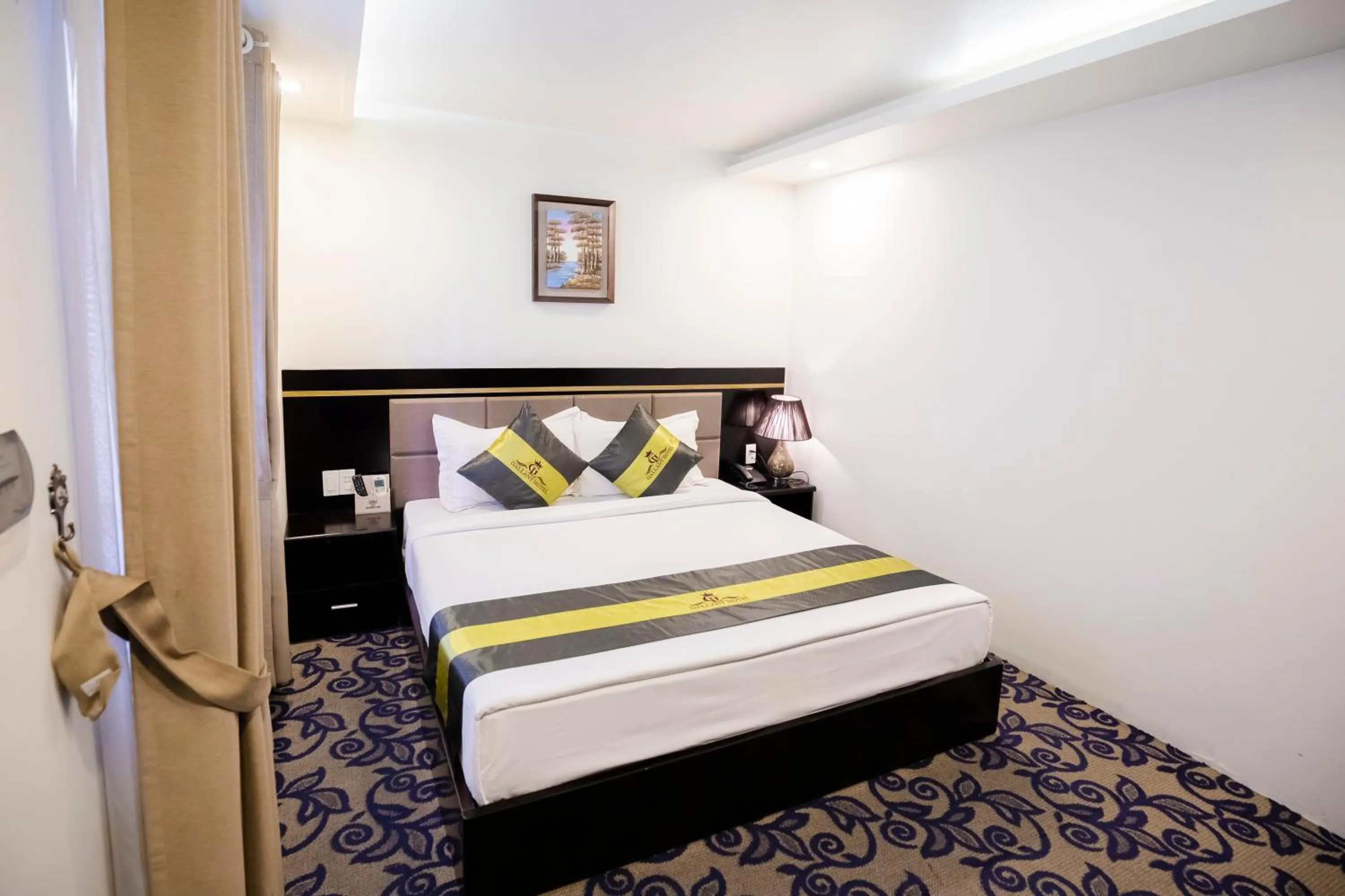 Photo of the whole room, Bed in Gallant Hotel 154 - Near Cat Bi Airport