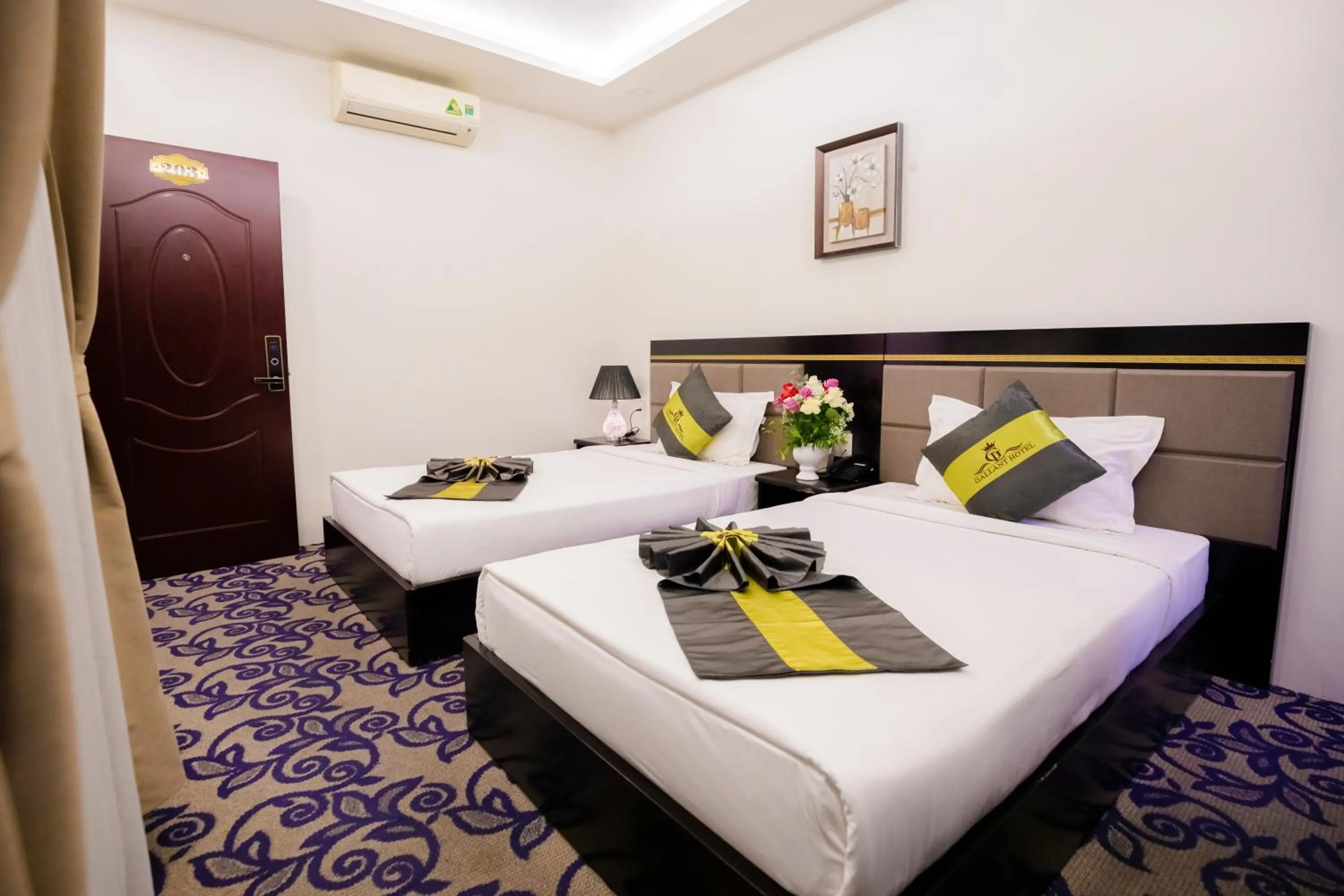 Photo of the whole room, Bed in Gallant Hotel 154 - Near Cat Bi Airport