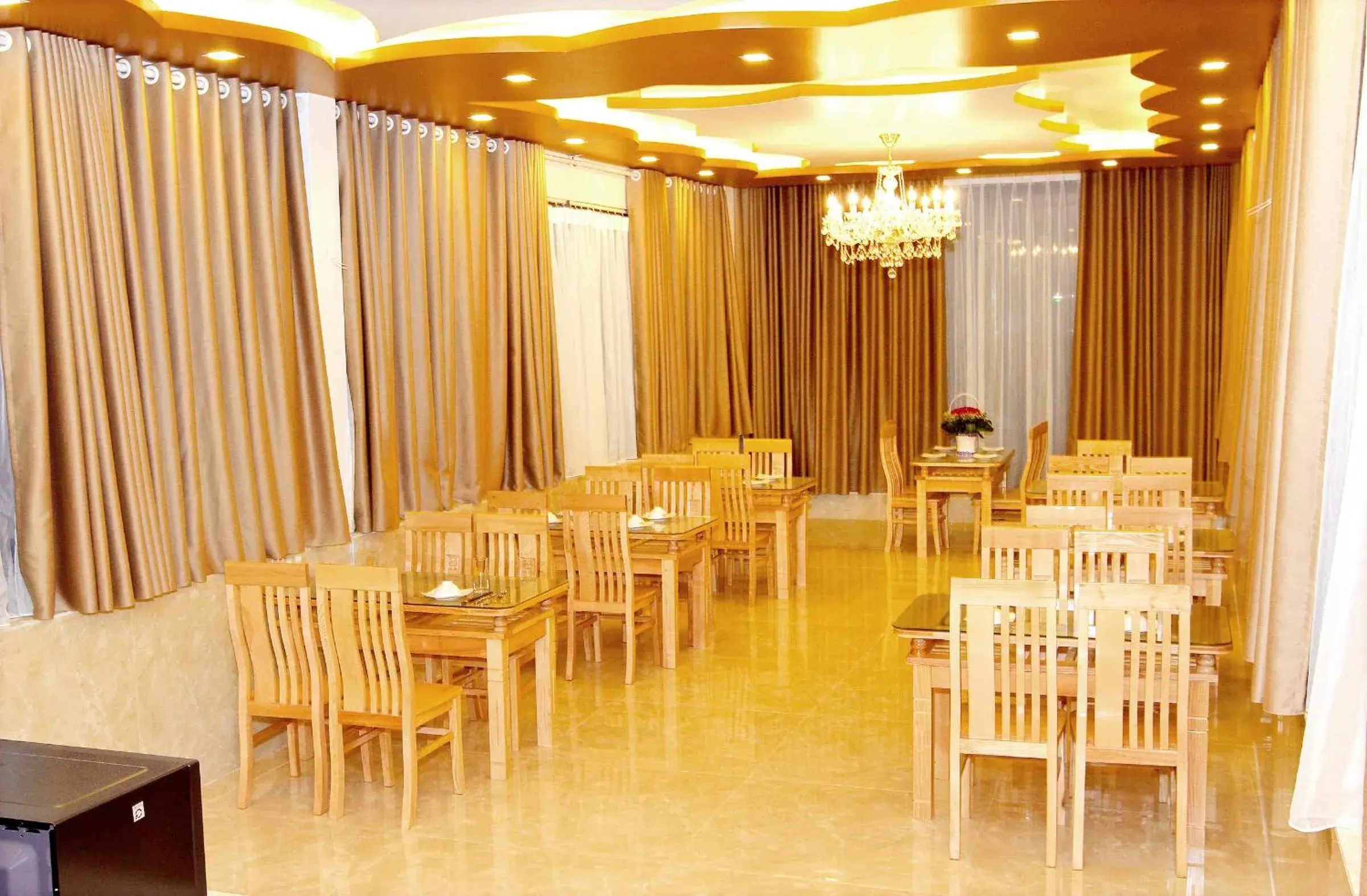 Restaurant/places to eat in Gallant Hotel - 154 Ngo Gia Tu Restaurant/places to eat in Gallant Hotel - 154 Ngo Gia Tu