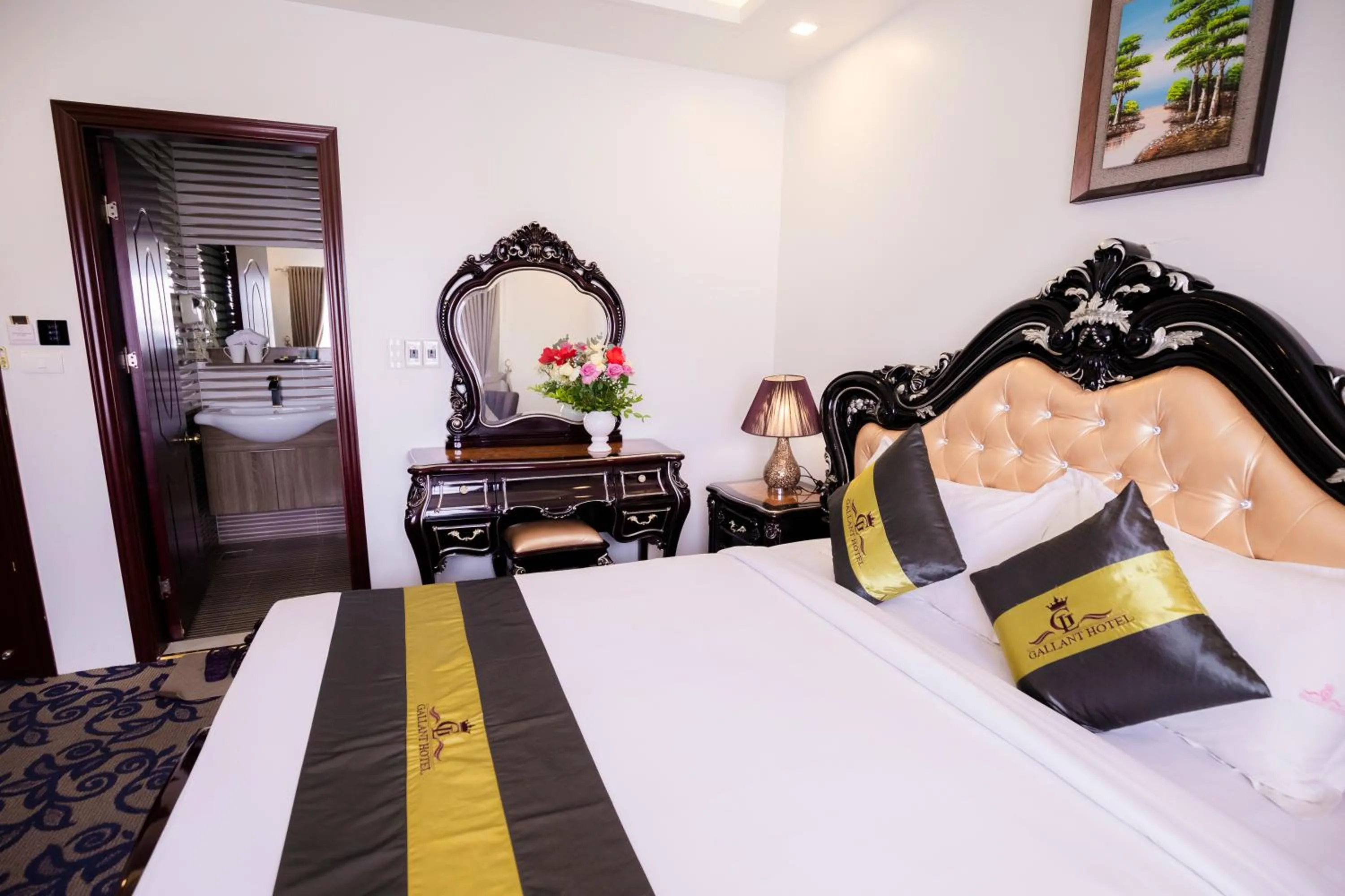 Photo of the whole room, Bed in Gallant Hotel 154 - Near Cat Bi Airport