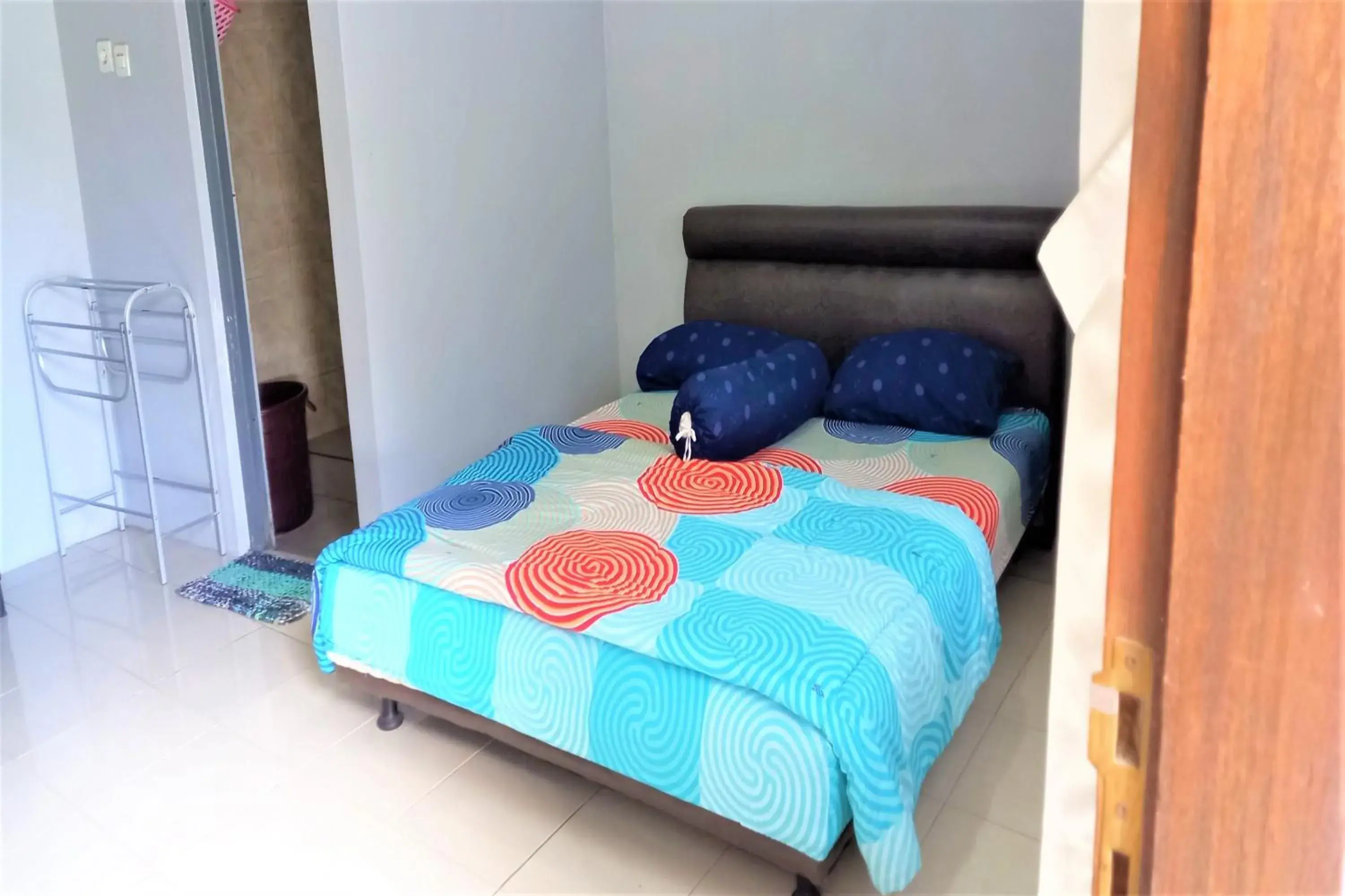 Standard Double Room - single occupancy in Nabila Syar'i Guest House Standard Double Room - single occupancy in Nabila Syar'i Guest House