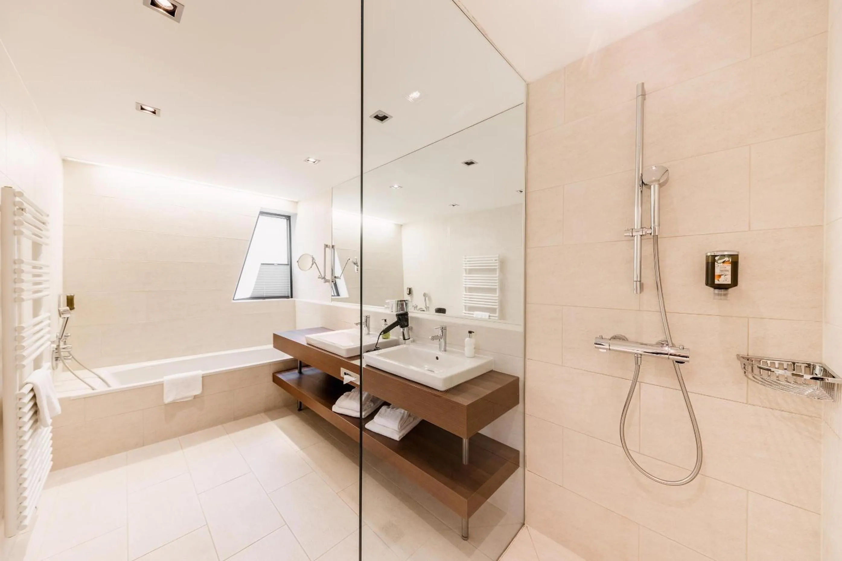 Shower in Thermenhotel Karawankenhof