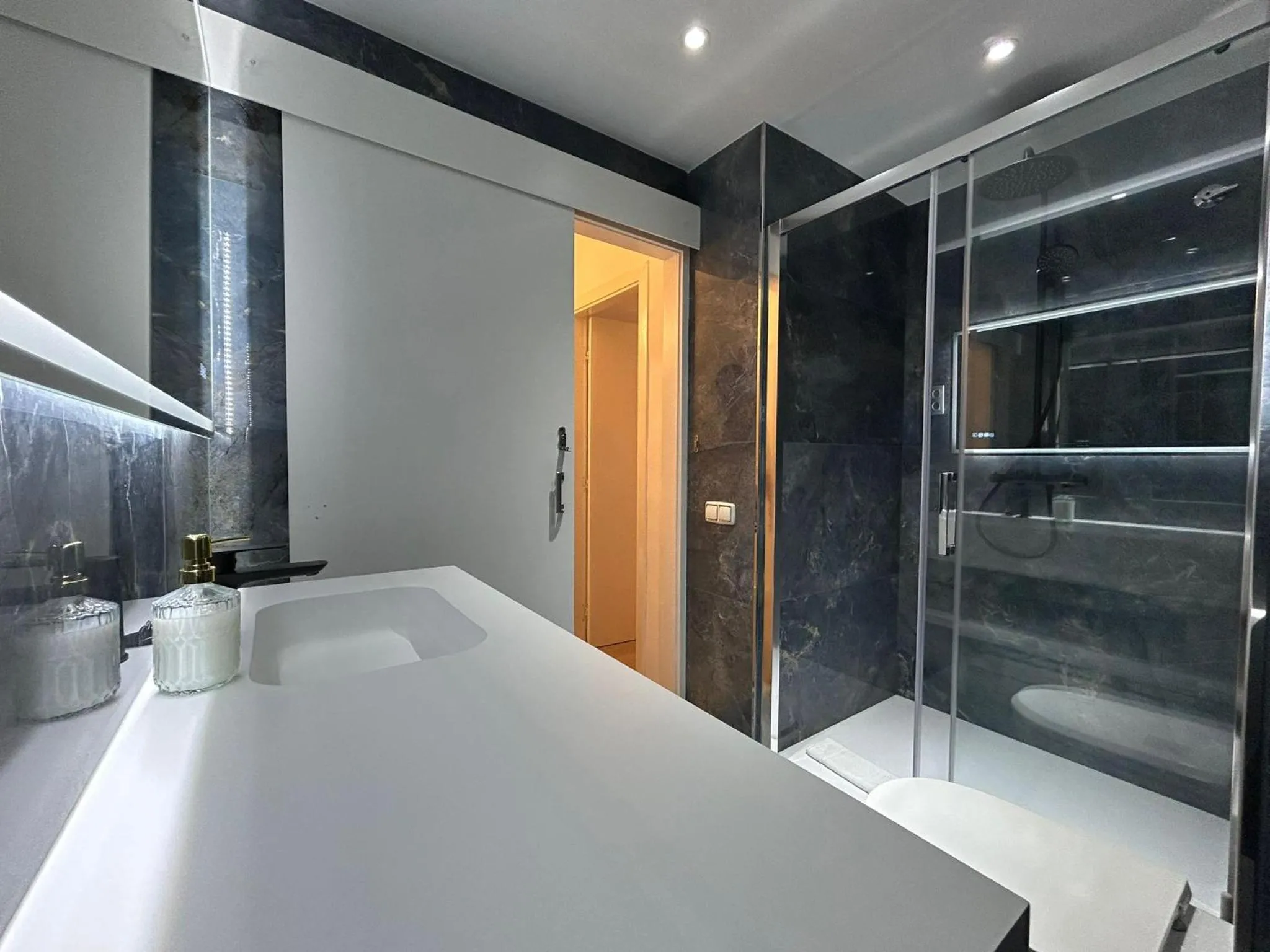 BarcelonaForRent Sant Pau Suite