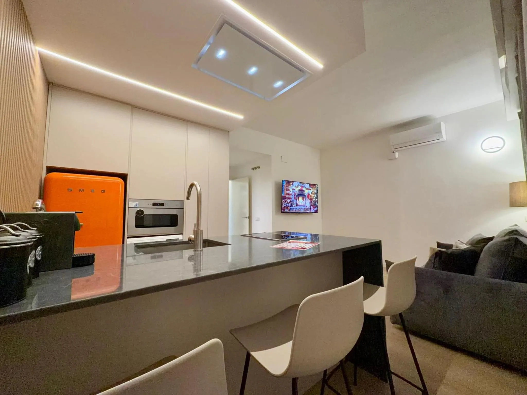 BarcelonaForRent Sant Pau Suite