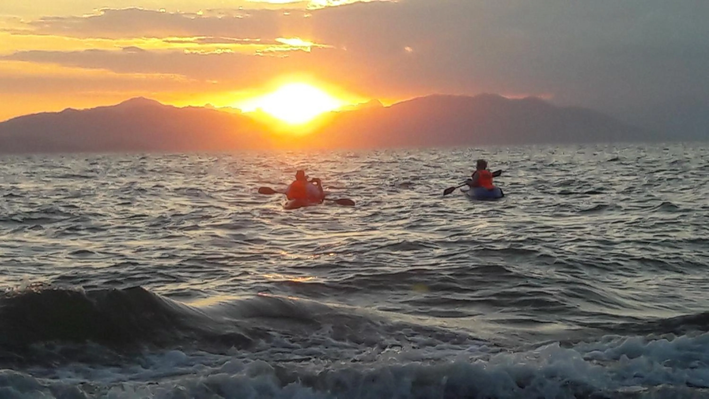 Canoeing in Atardecer porteño