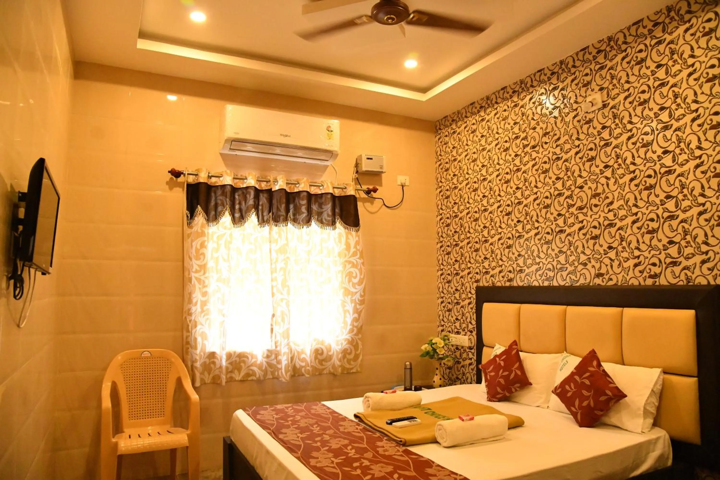 Deluxe Double Room (2 Adults + 1 Child) in Right choice hotels