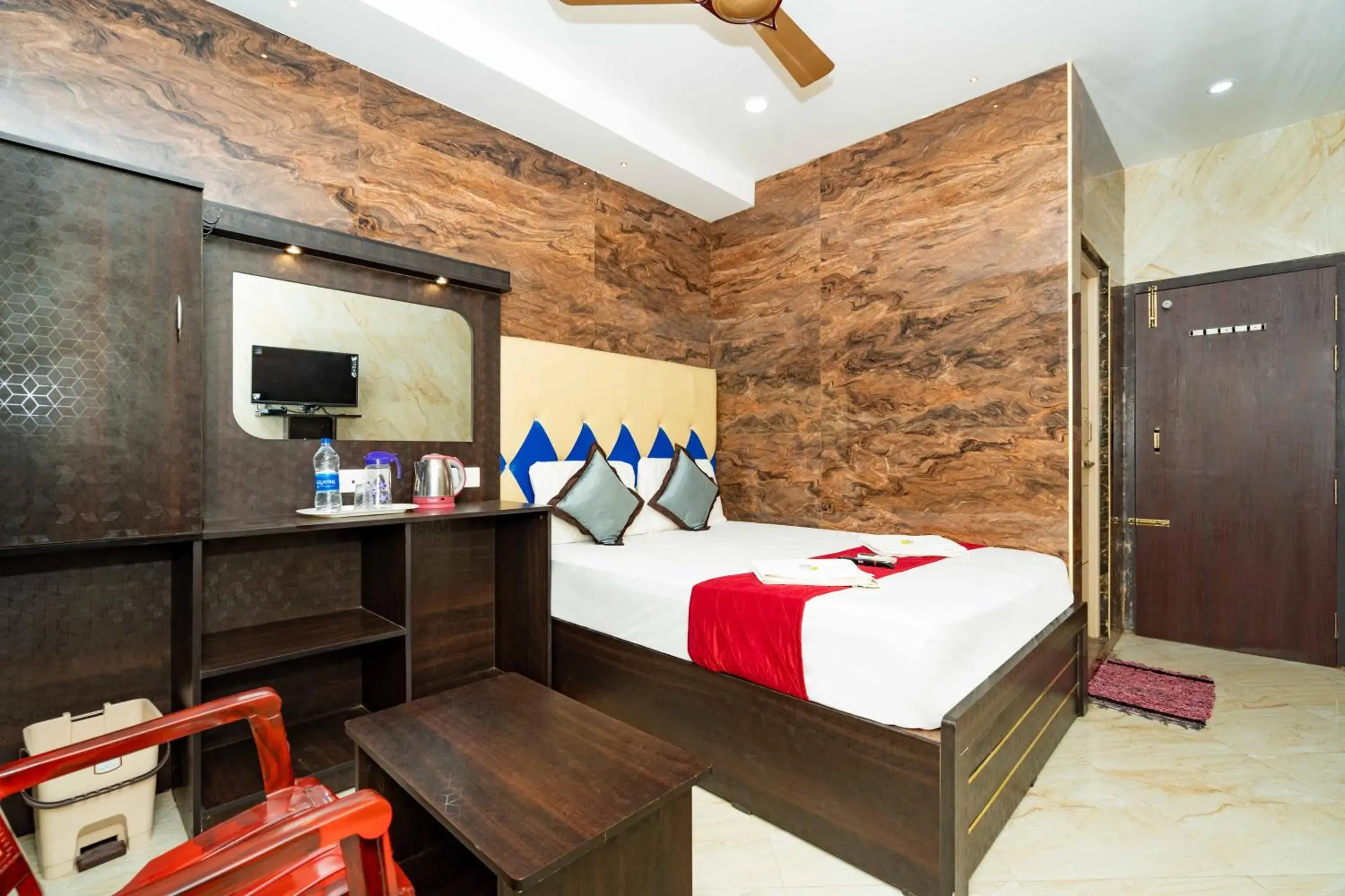 Standard Double Room with Fan in Right choice hotels Standard Double Room with Fan in Right choice hotels