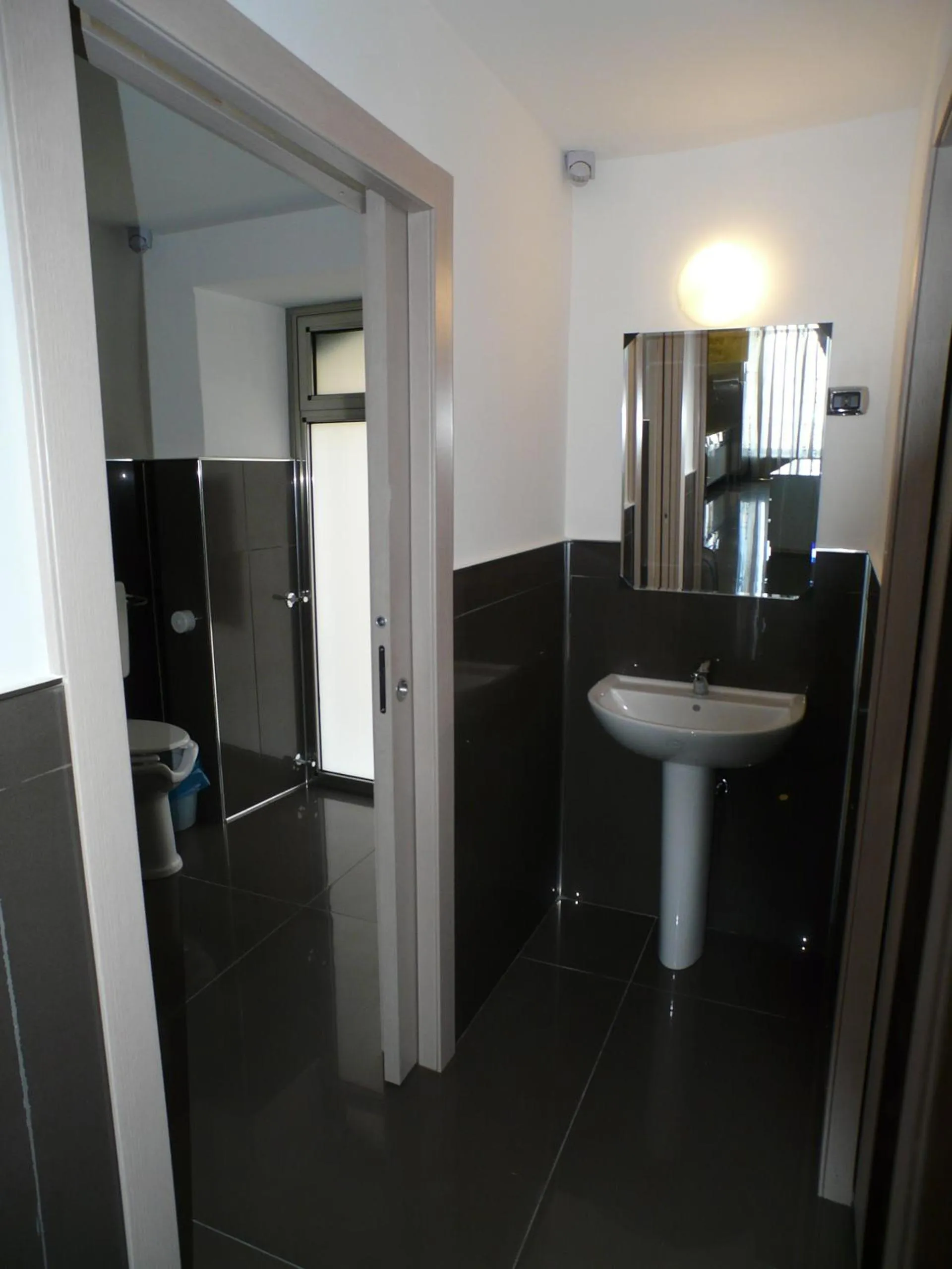 Bathroom in Sicily Rooms Enna