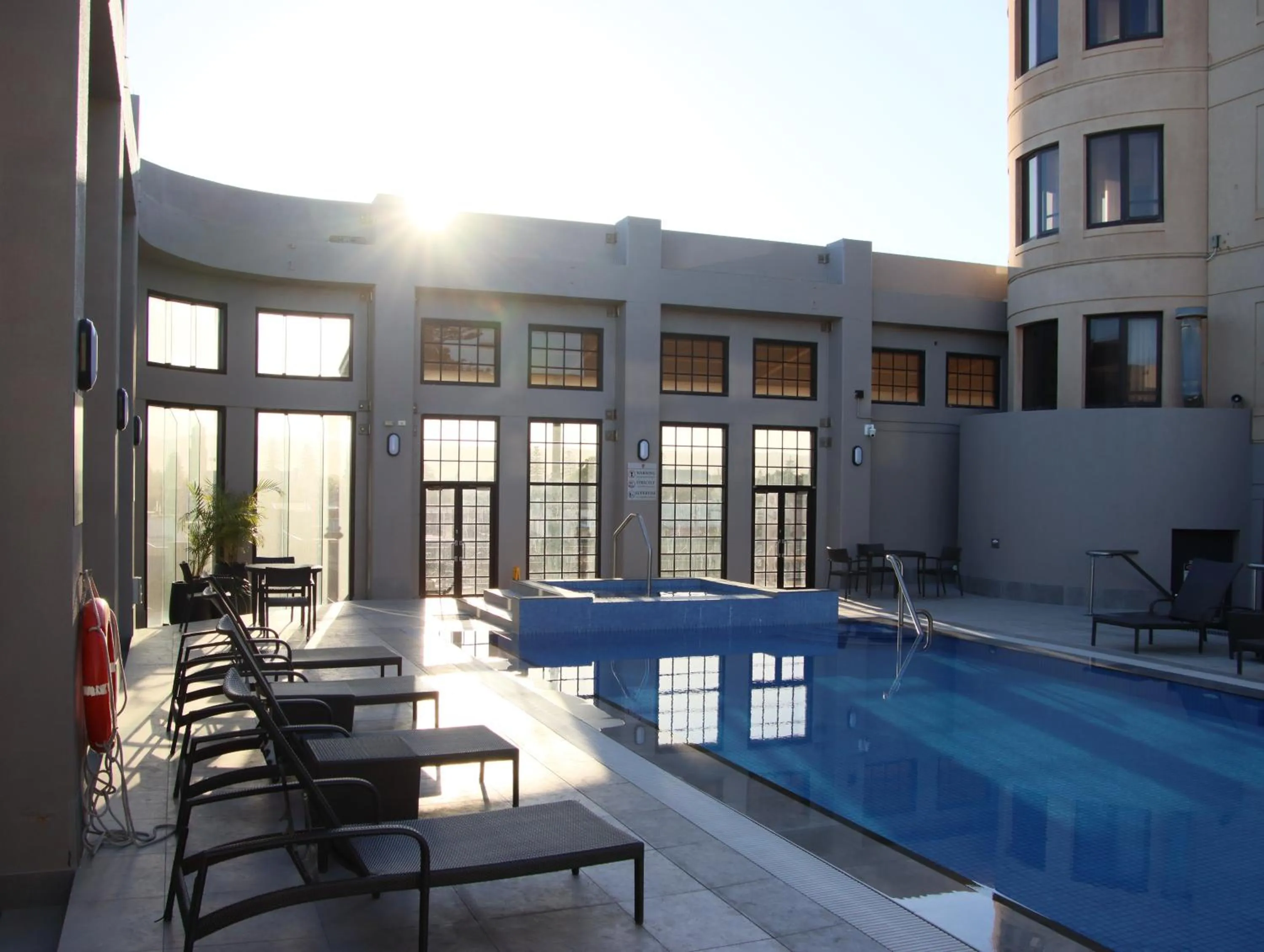 Swimming pool in Stamford Grand Adelaide