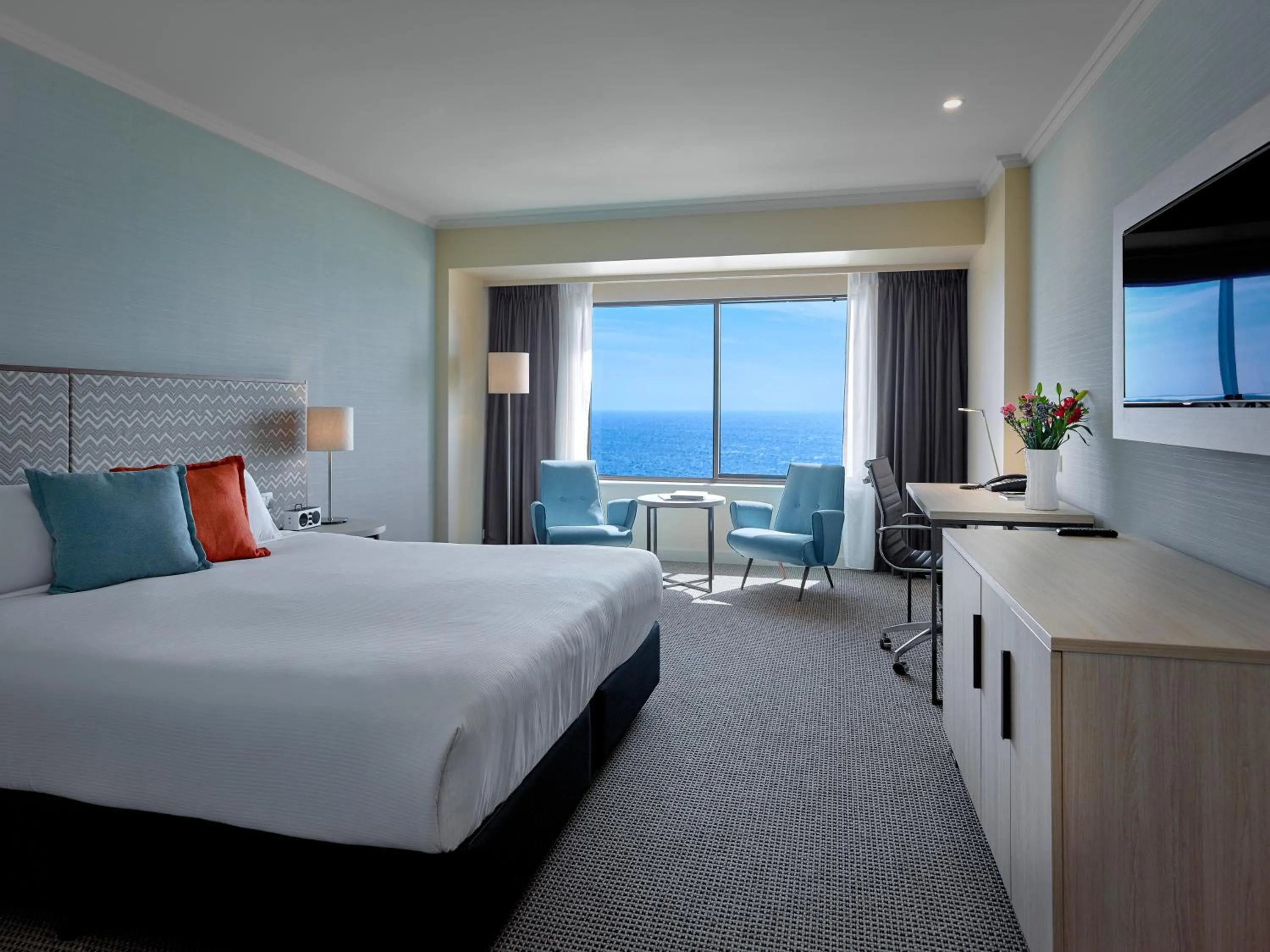 Sea view, Bed in Stamford Grand Adelaide