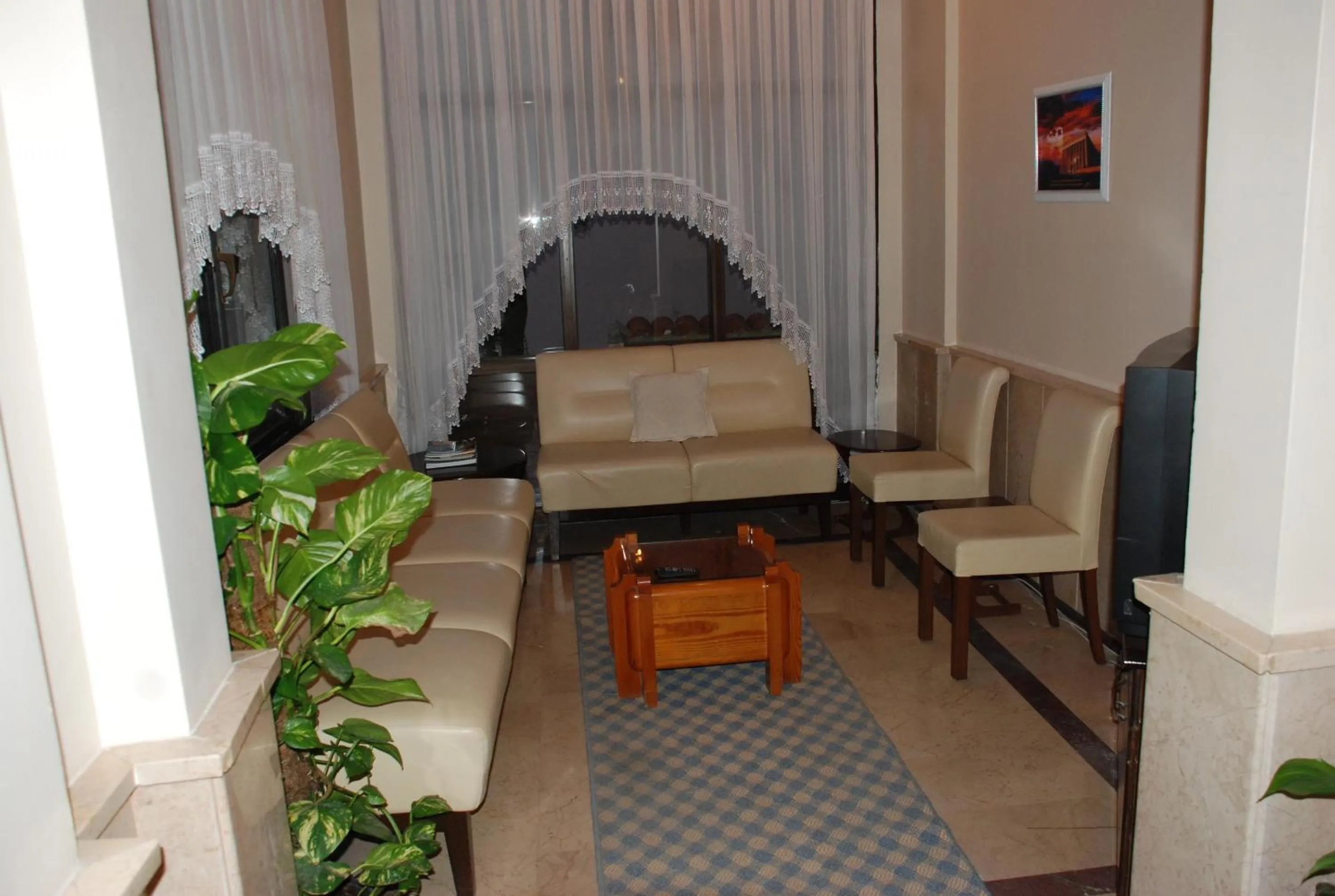 Lobby or reception in Kerman Hotel