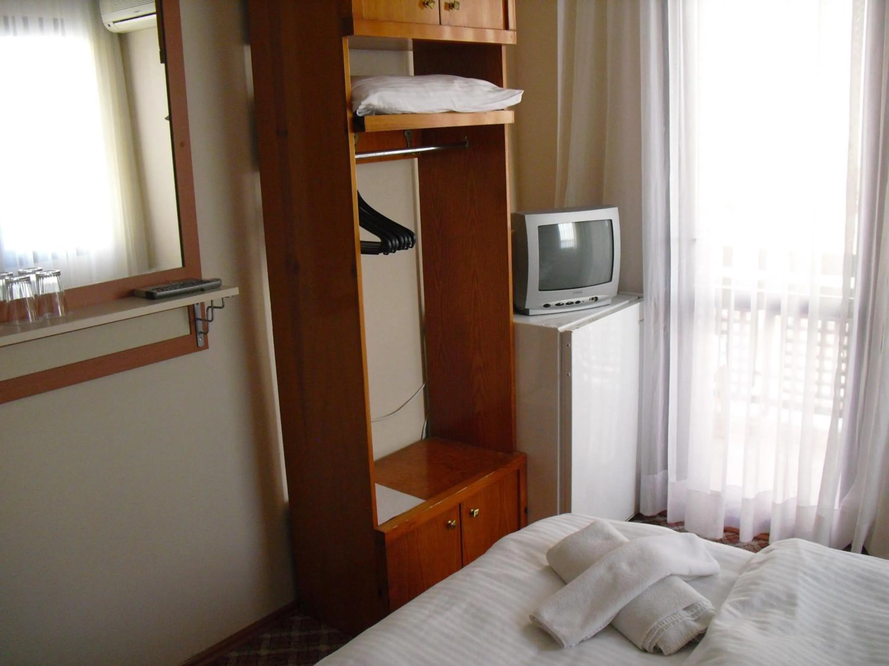 Day, Bed in Kerman Hotel