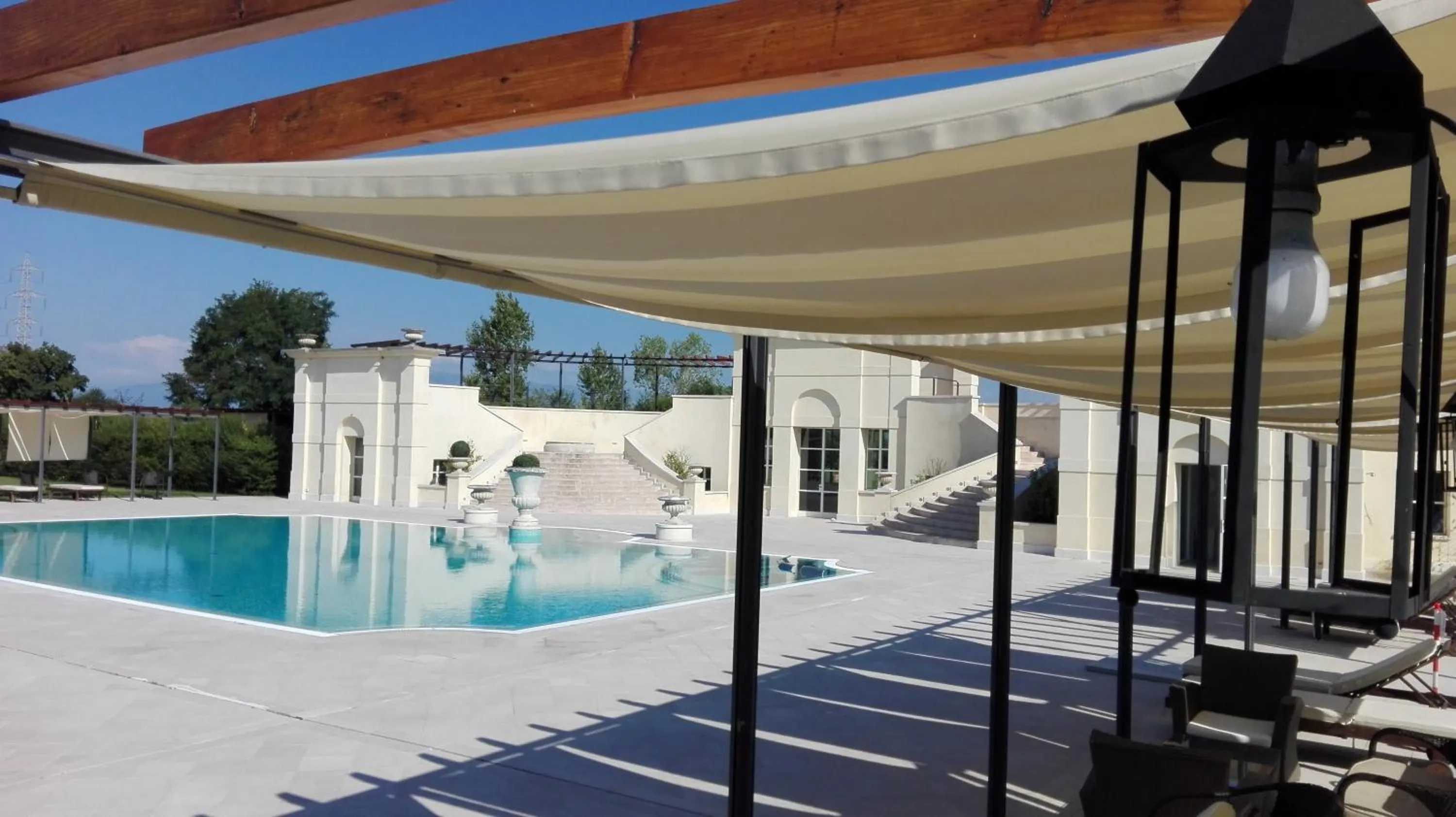 Swimming pool in Hotel Villa Cornér Della Regina