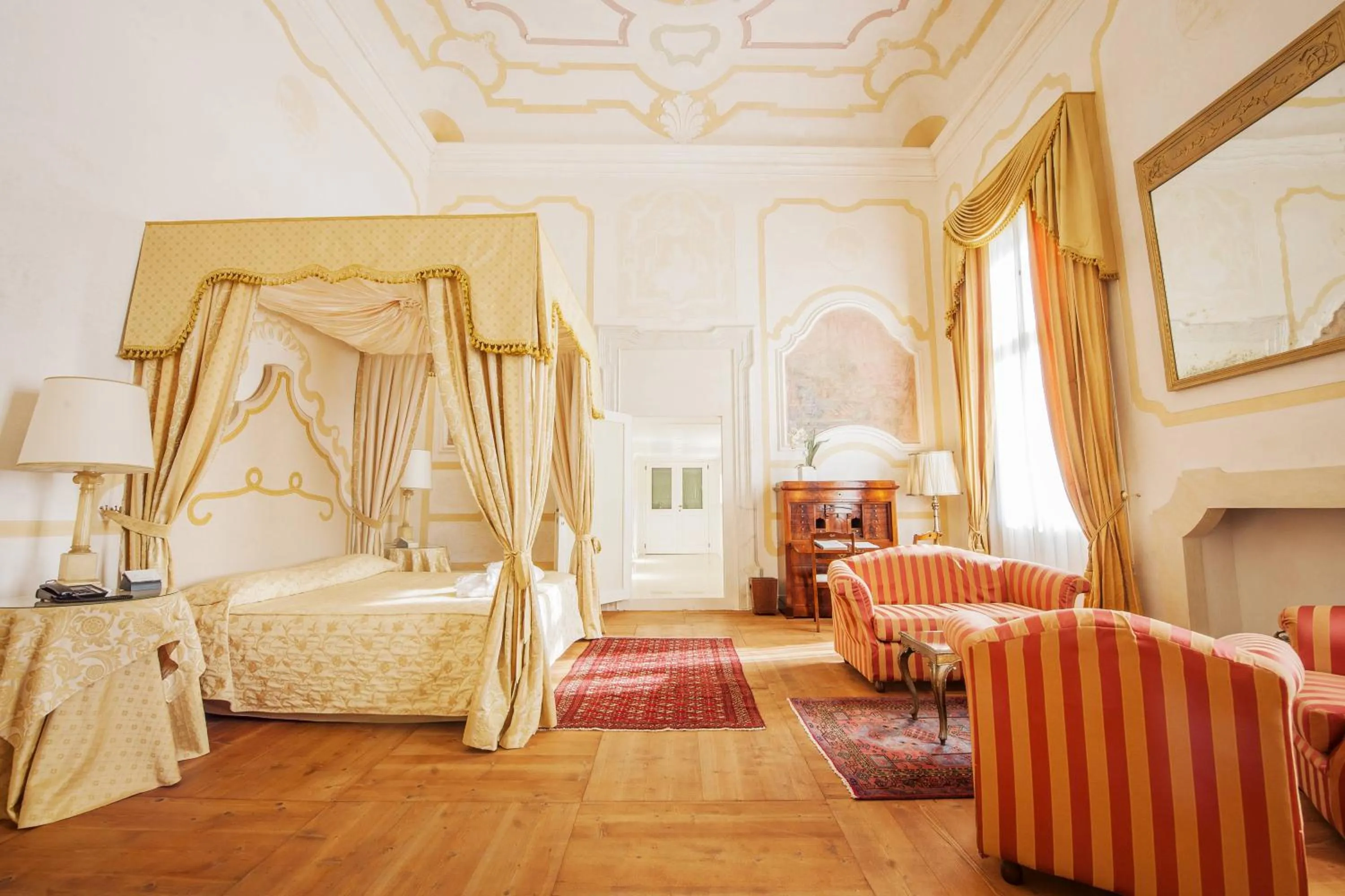 Photo of the whole room, Bed in Hotel Villa Cornér Della Regina