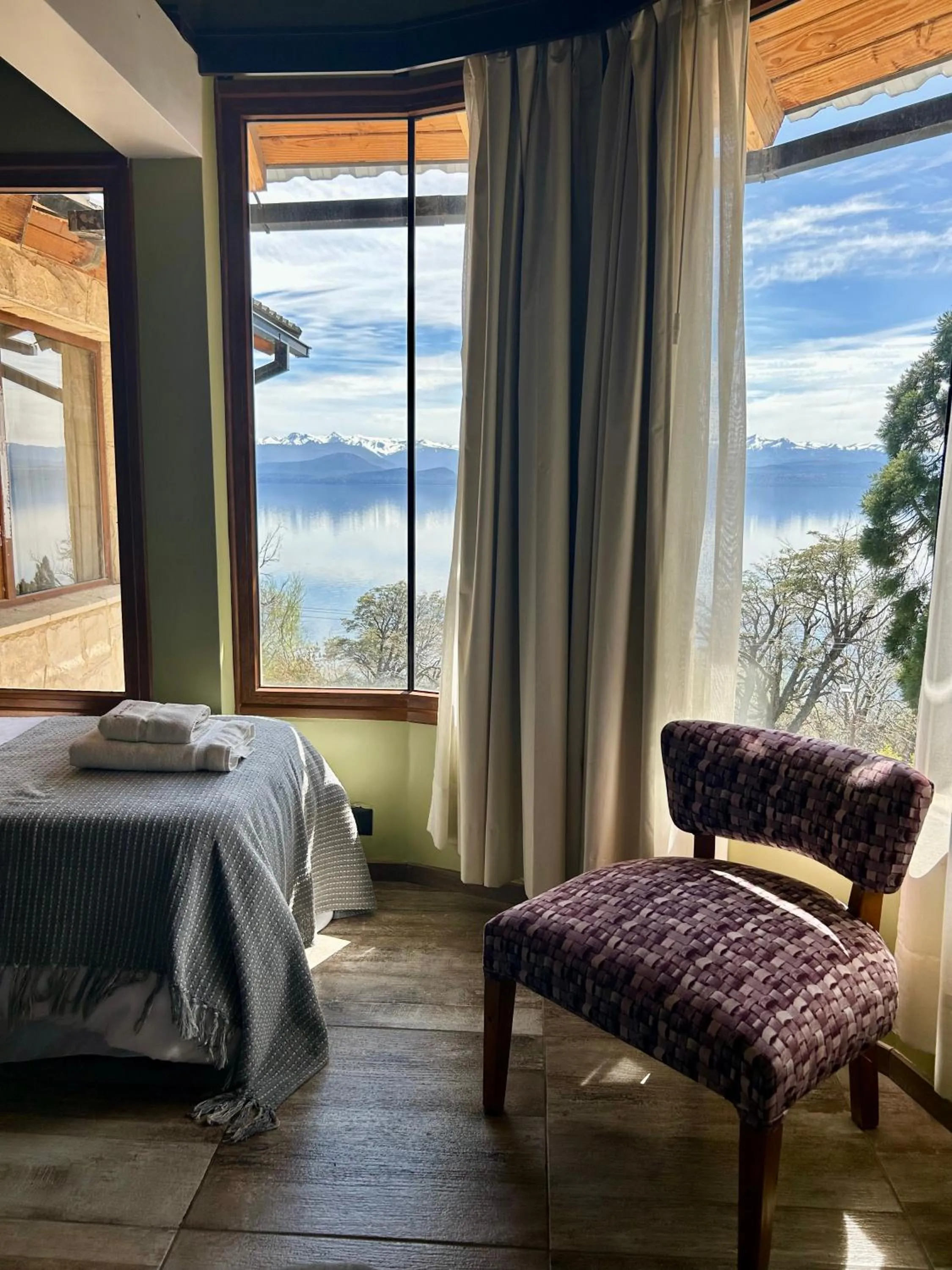 Living room, Bed in Bahia Paraiso Apart & Suites
