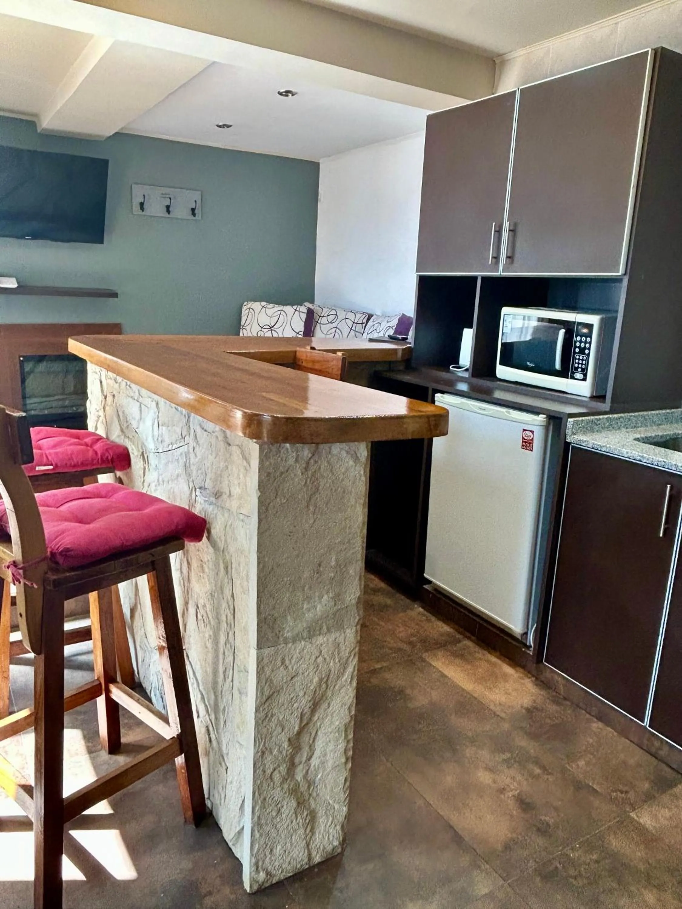 Kitchen or kitchenette in Bahia Paraiso Apart & Suites